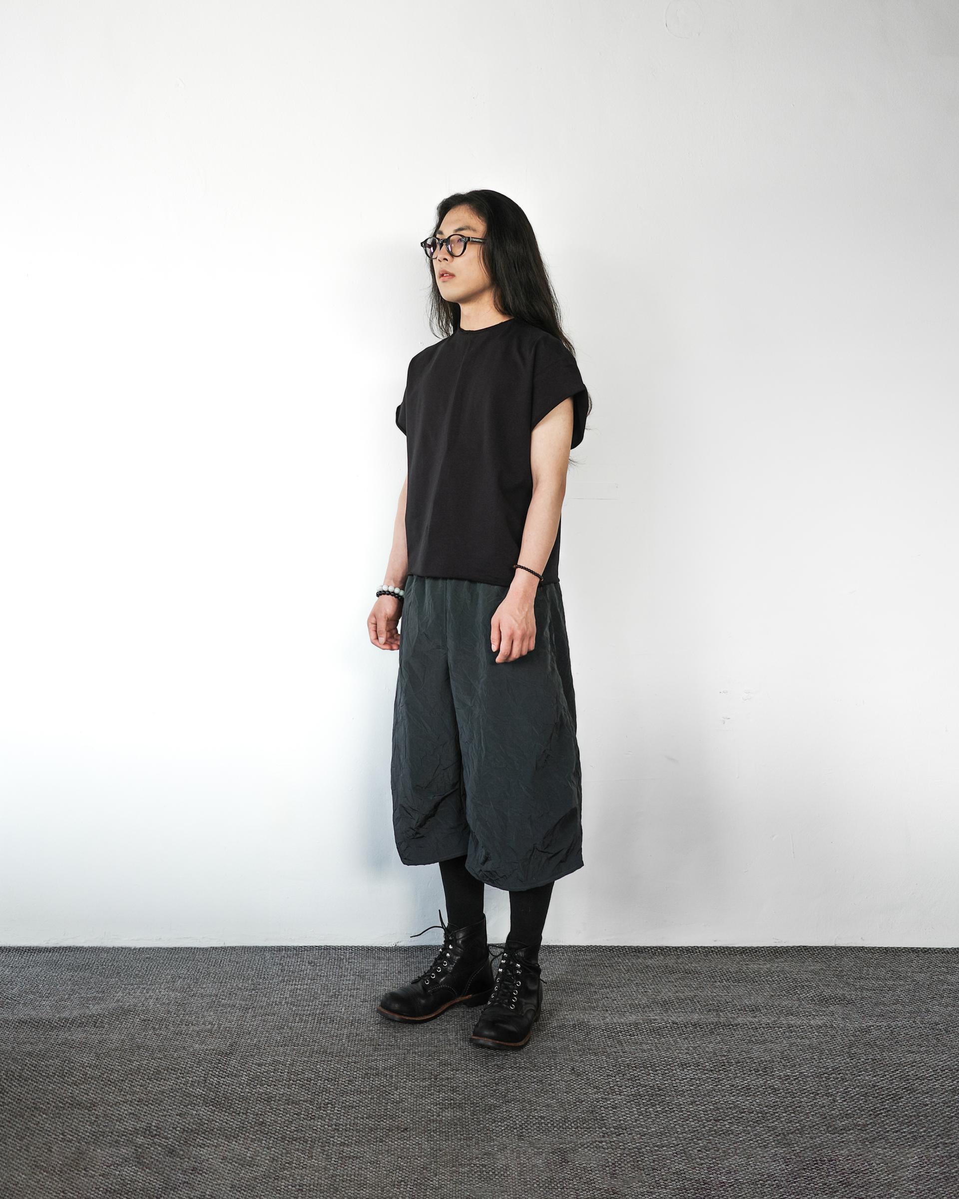 ROLLING CROP TEE