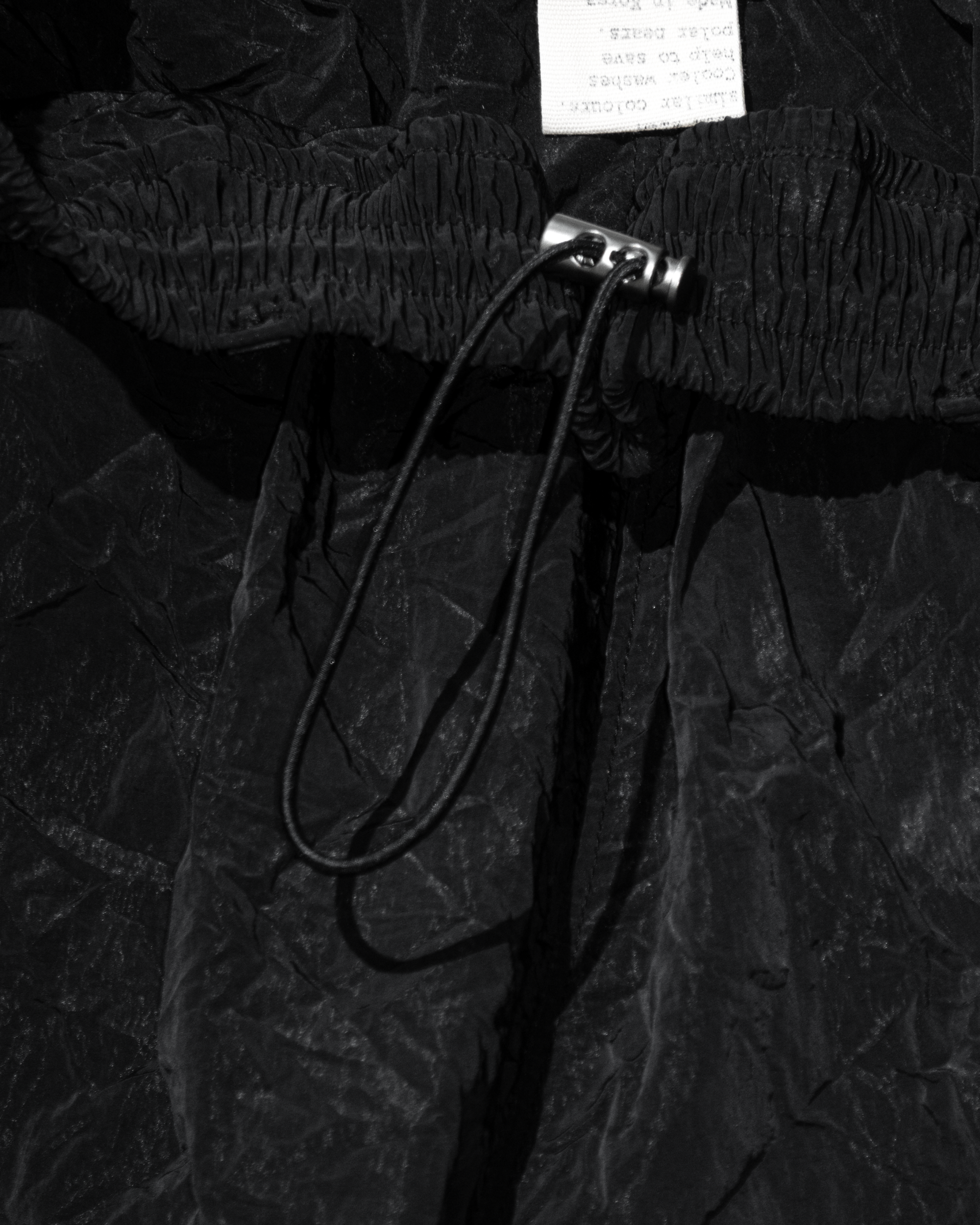 WRINKLE CROPPED PANTS (BLACK)