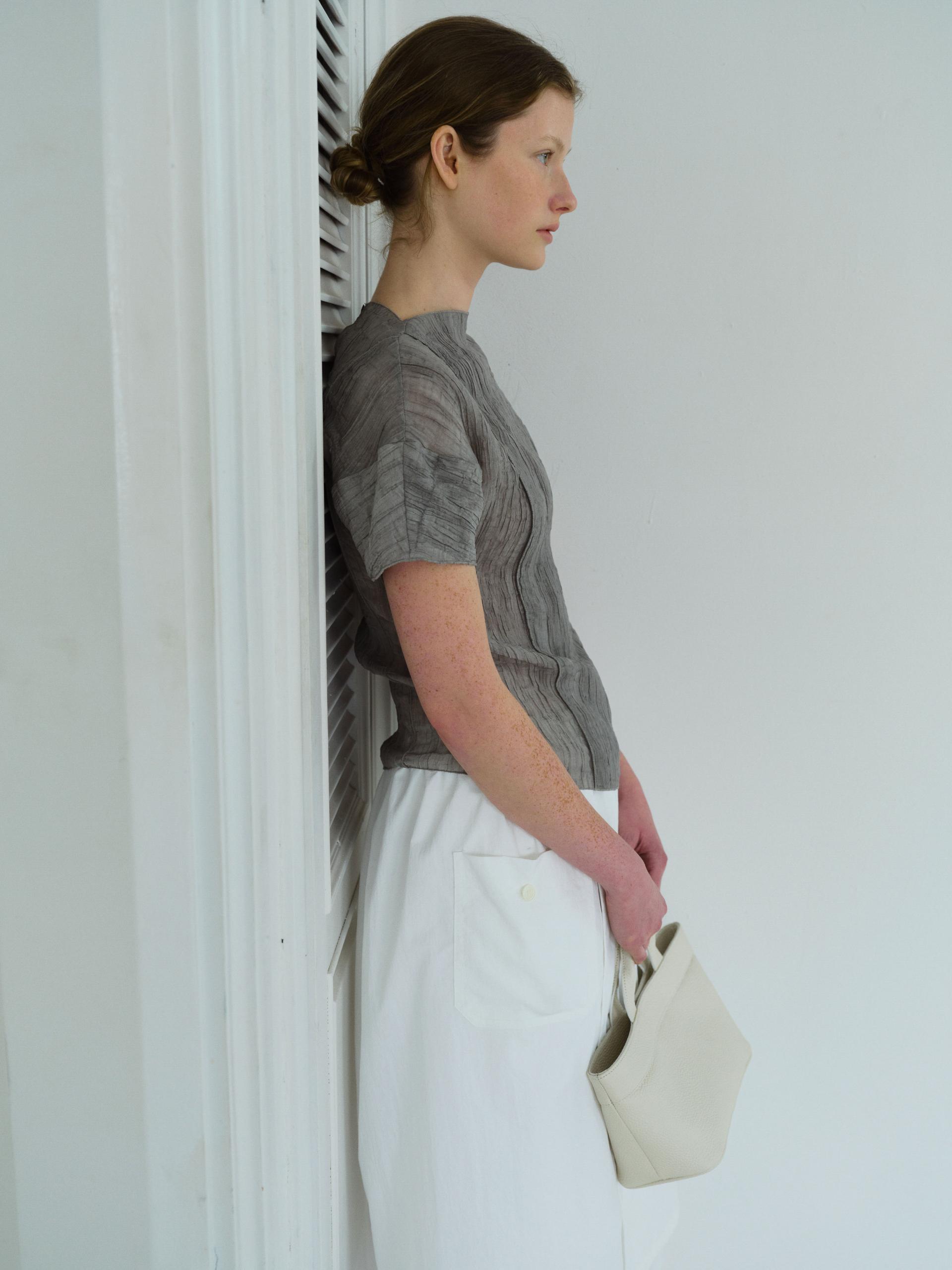 [4차 재입고 7/10 순차배송] pleats seam half blouse (grey)