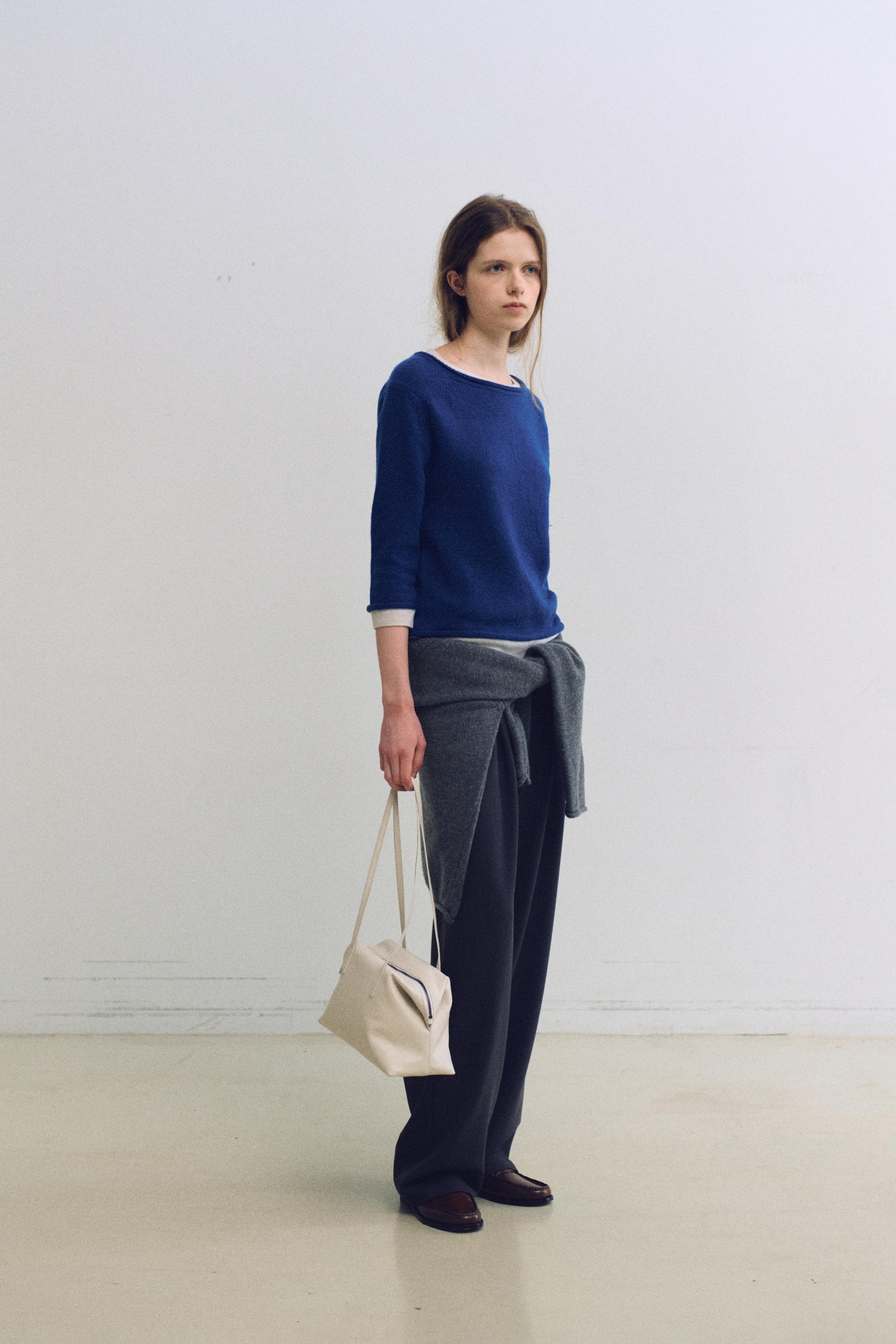 layered roll knit (blue)
