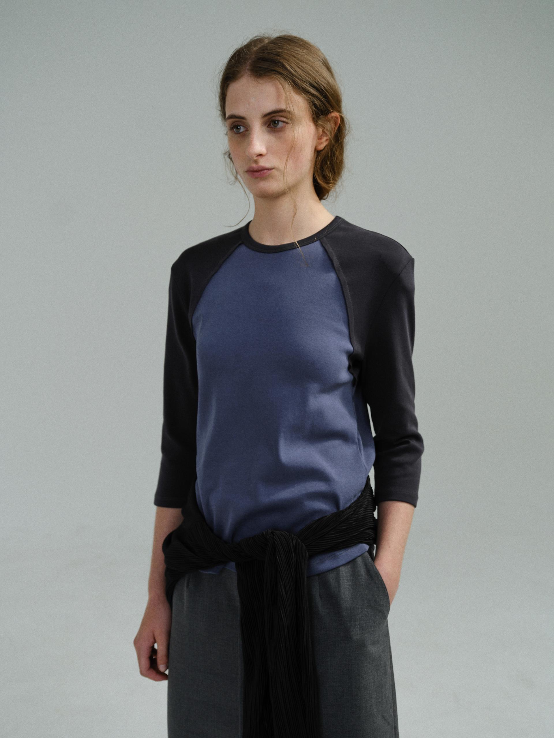 레글런 티셔츠 (charcoal navy)