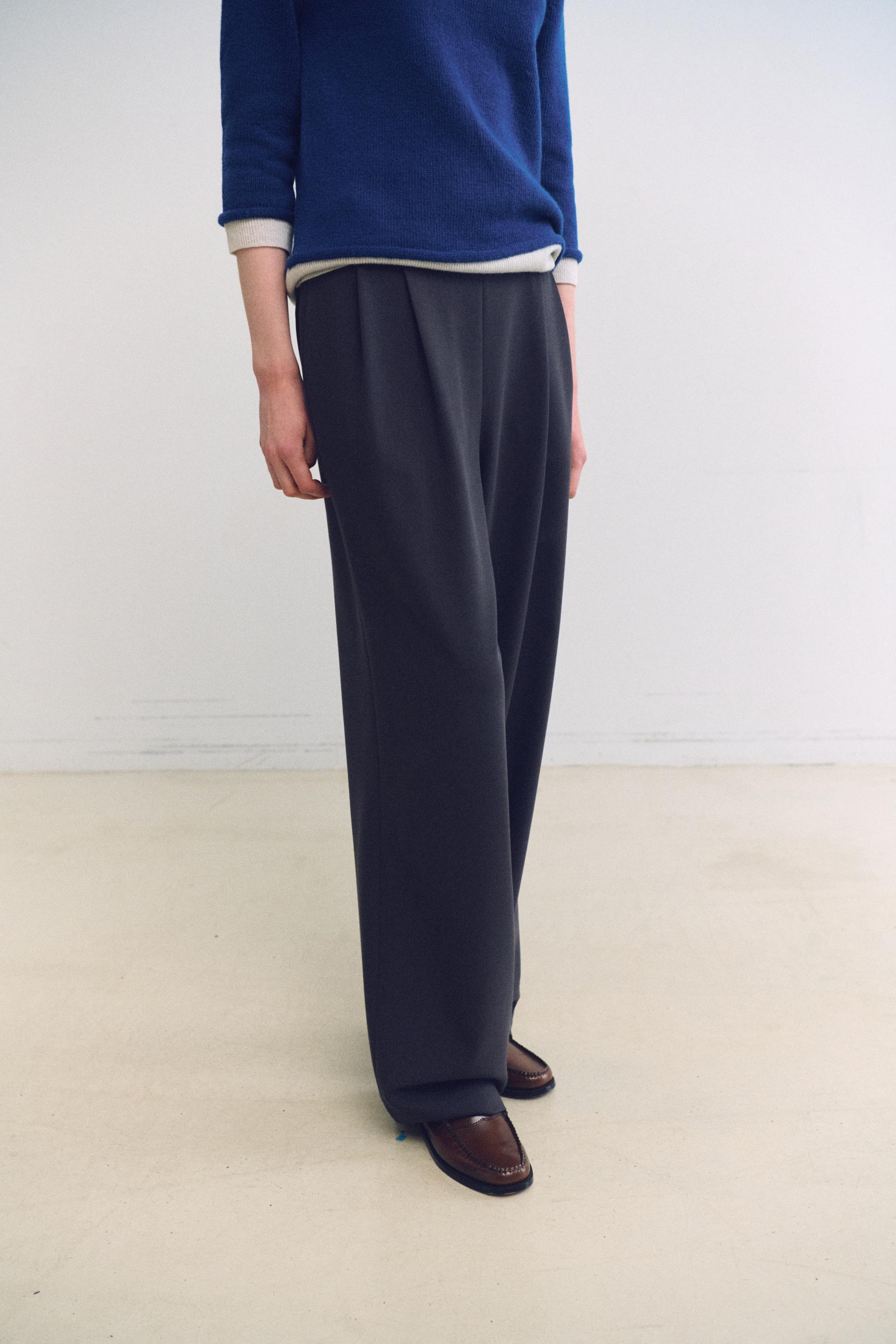 tuck ease slacks (charcoal)