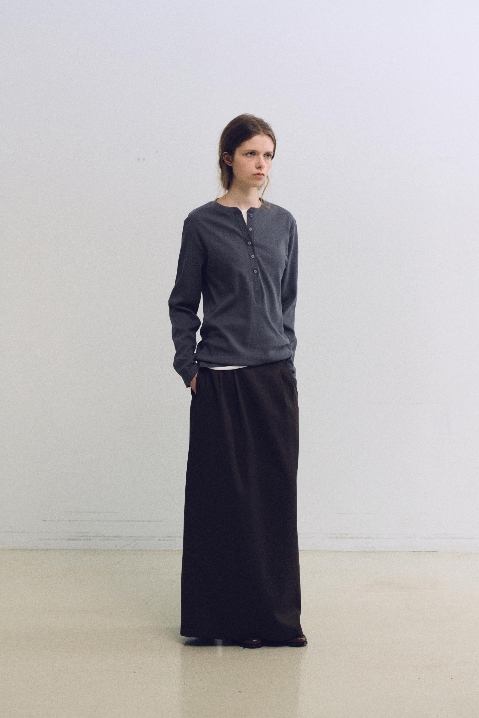 alter deep henley t-shirt (charcoal)