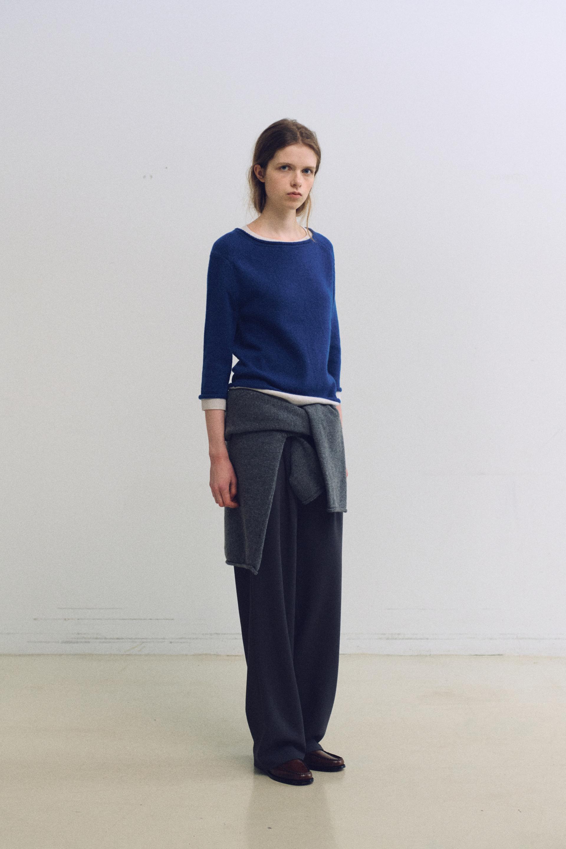 layered roll knit (blue)