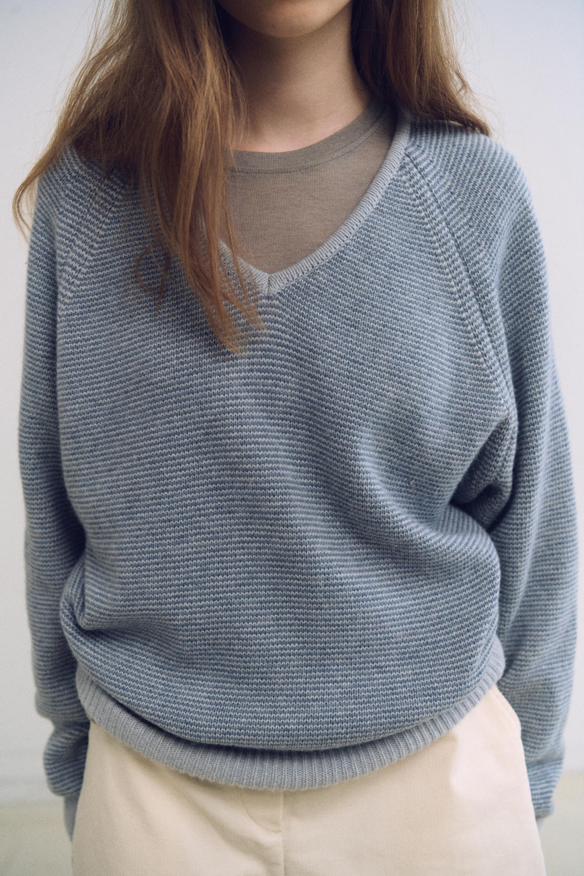 pipe v-neck knit (stripe sky blue)