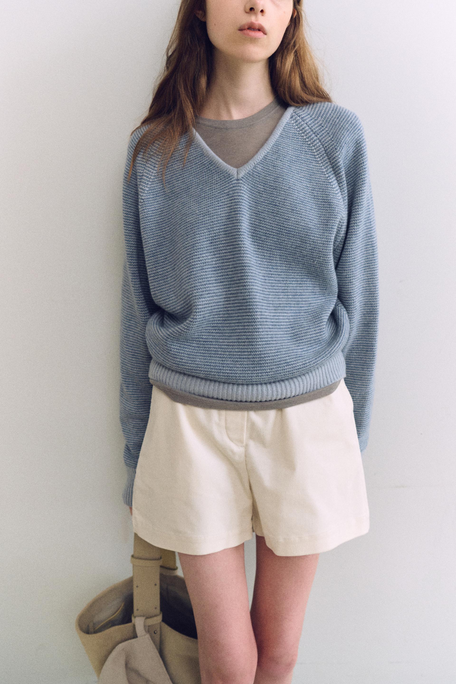 pipe v-neck knit (stripe sky blue)