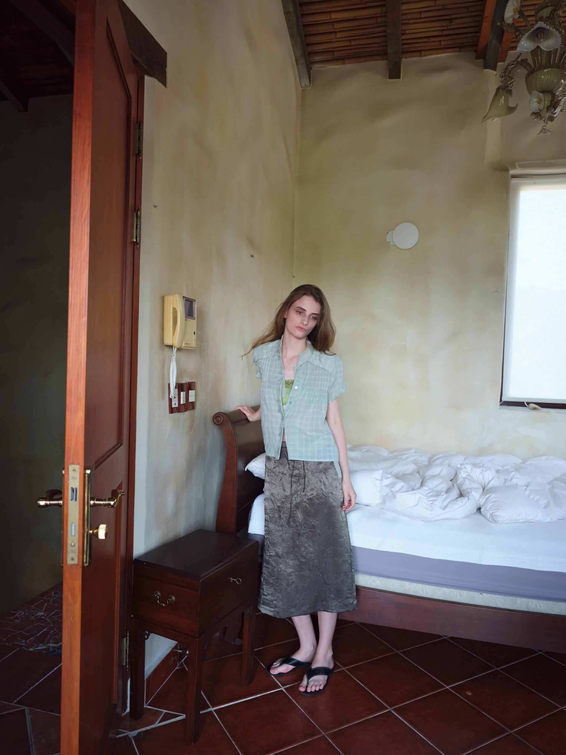 putty satin skirt (brown)