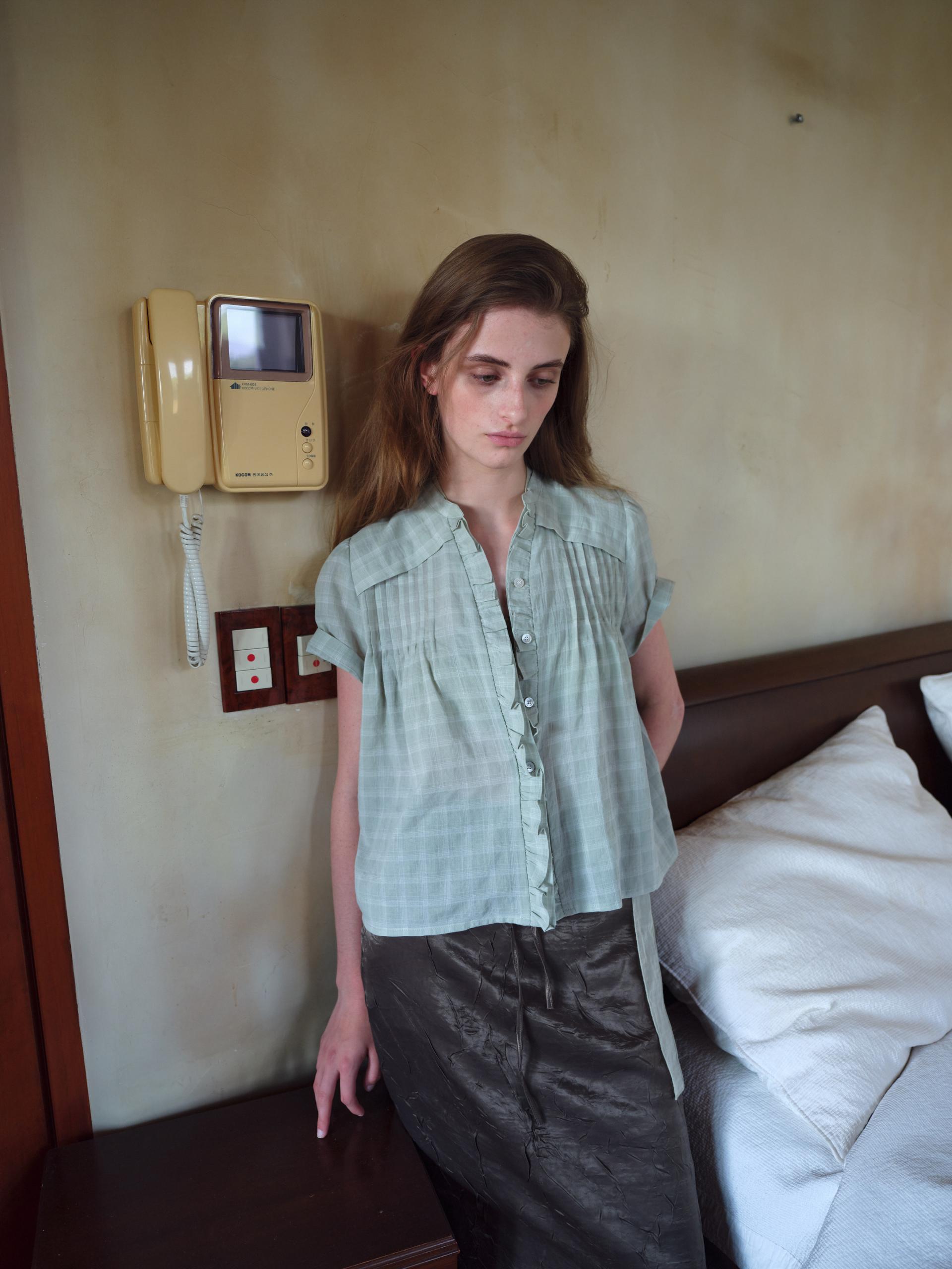 frill pintuck blouse (mint check)