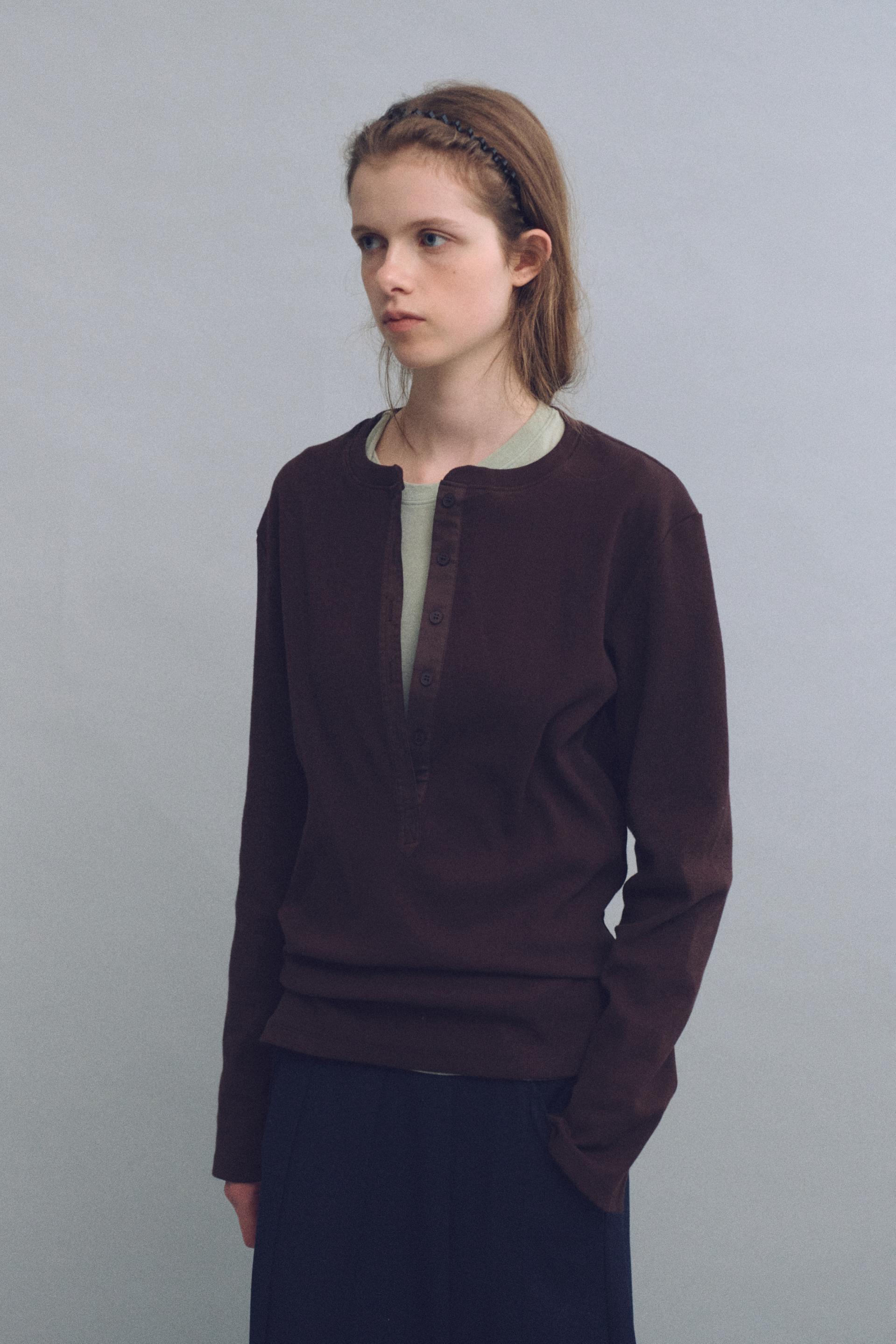 alter deep henley t-shirt (brown)