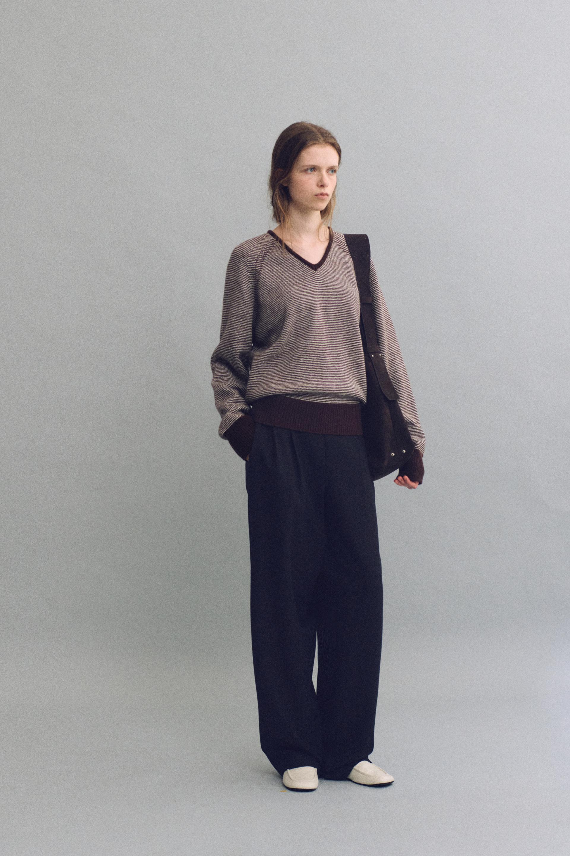 pipe v-neck knit (stripe brown)