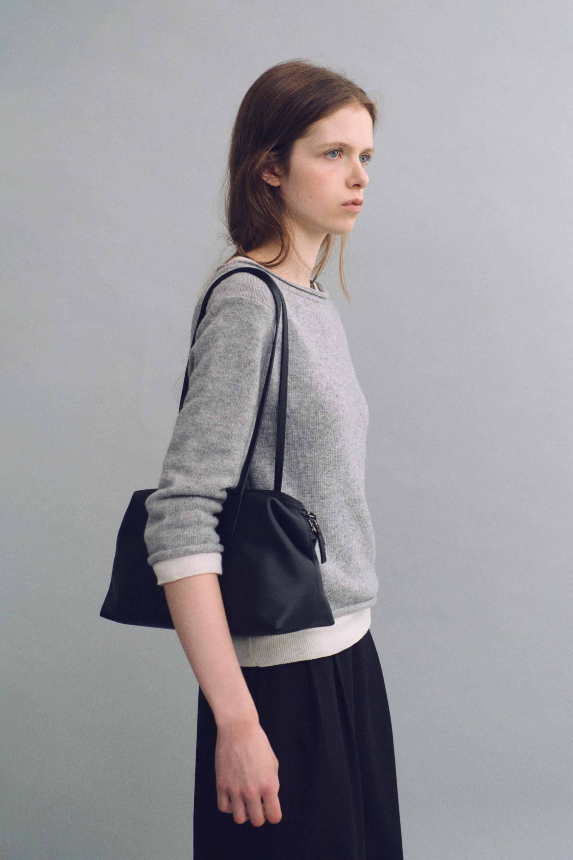 layered roll knit (light grey)