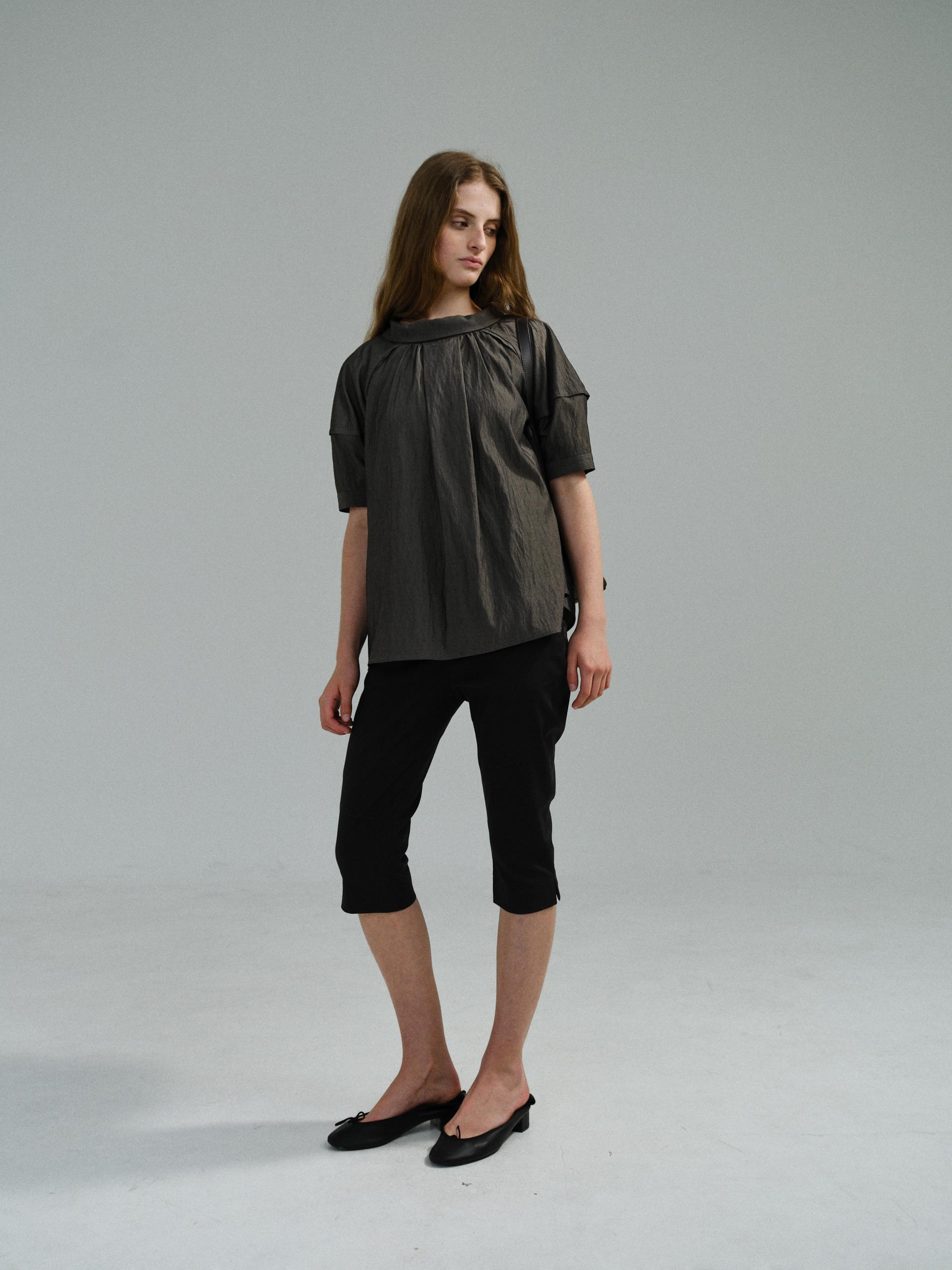 [2차 재입고] arc half blouse (charcoal brown)