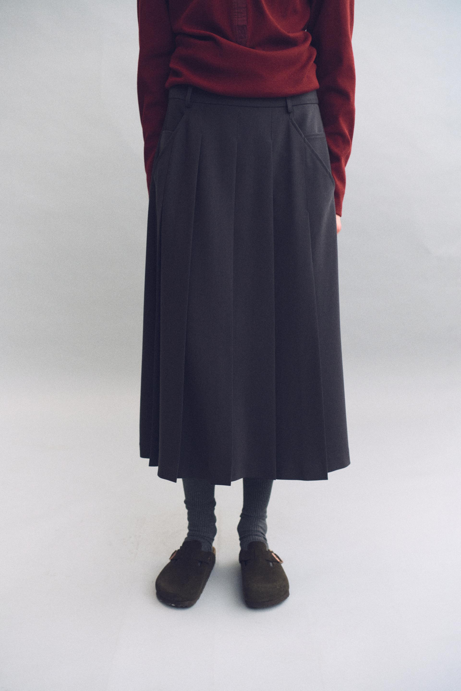 double pocket pleats skirt (charcoal)