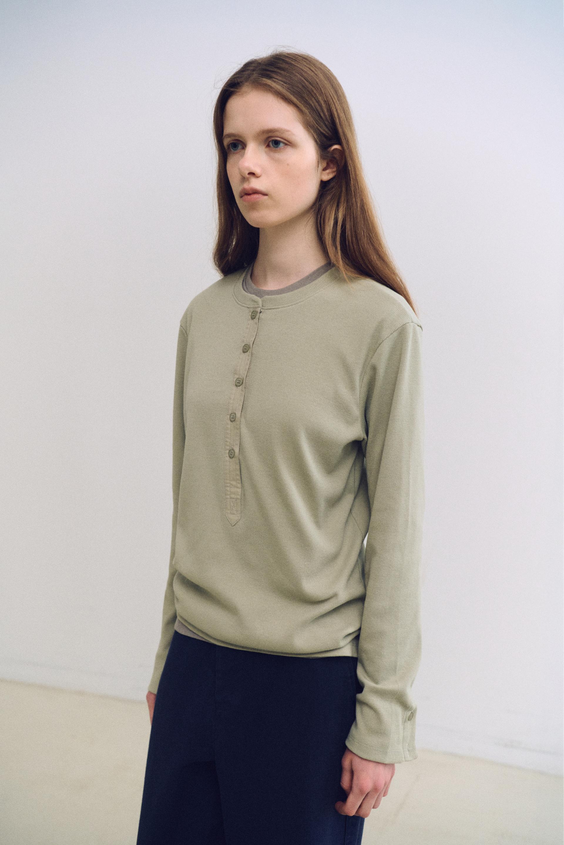 alter deep henley t-shirt (dusty mint)