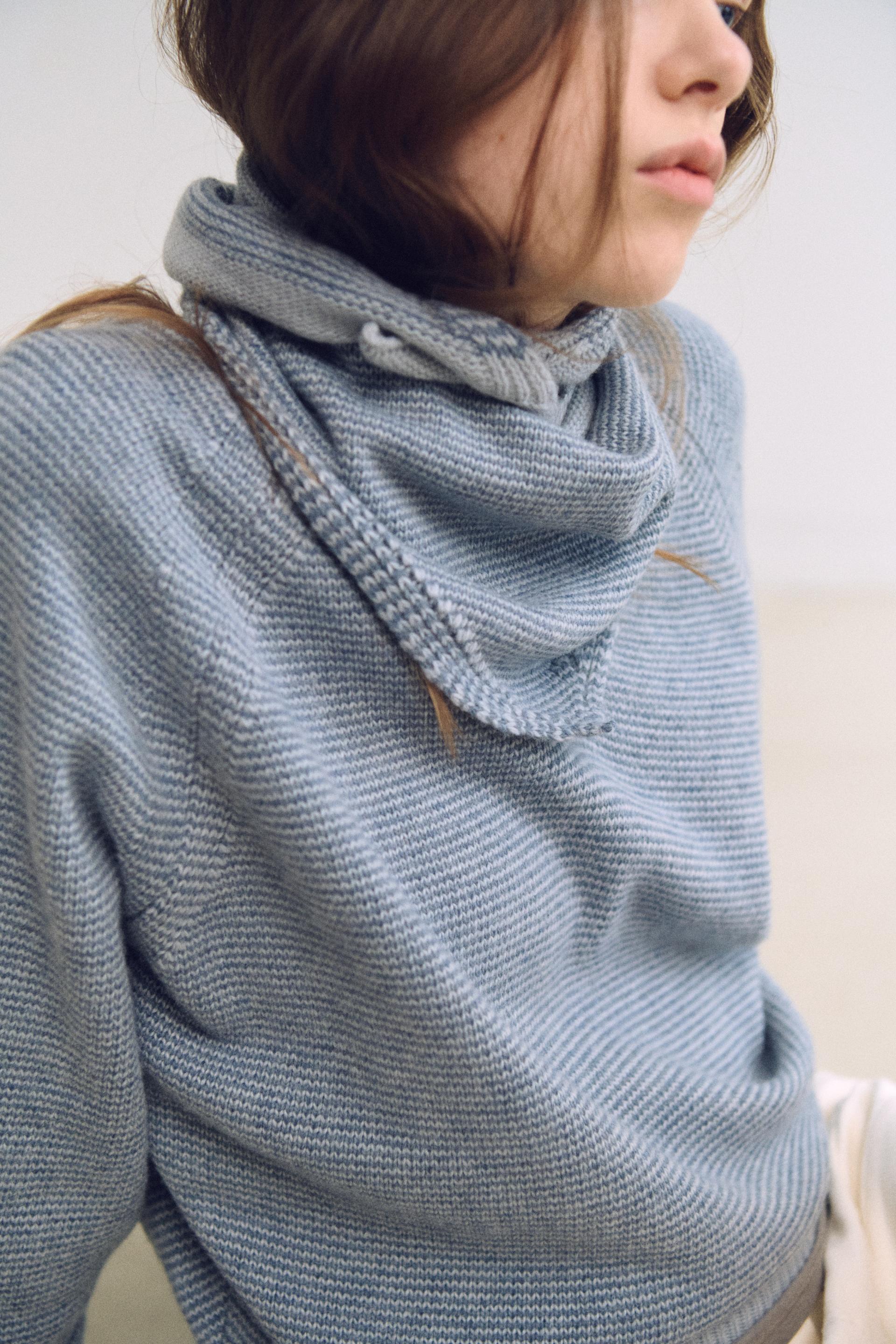 pipe v-neck knit (stripe sky blue)