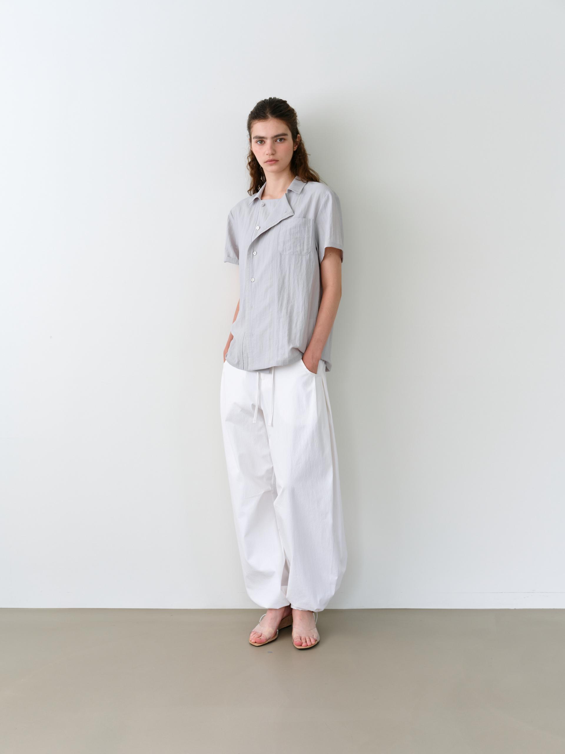 overlap half shirt (dusty sky)