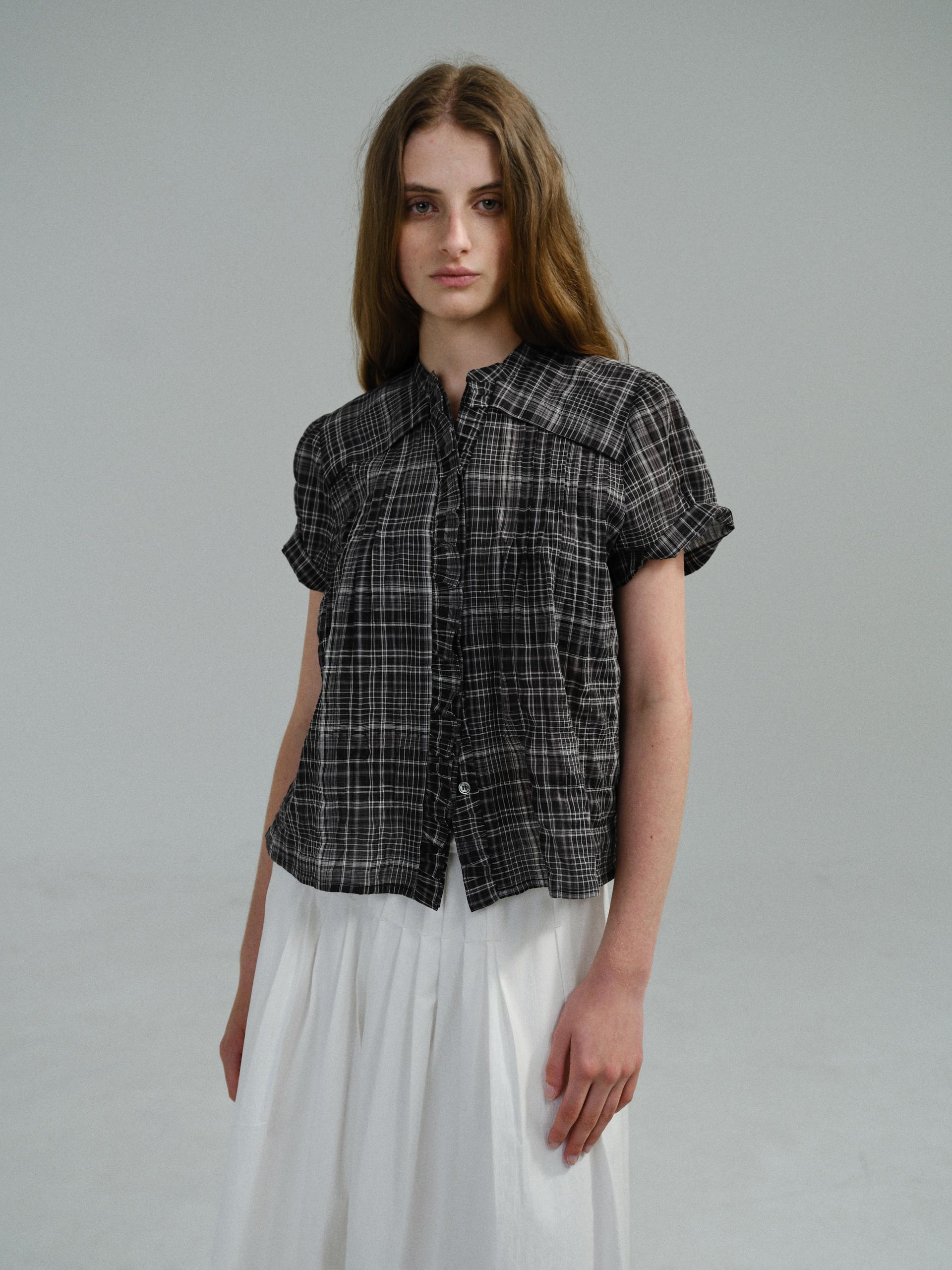 frill pintuck blouse (black check) 1