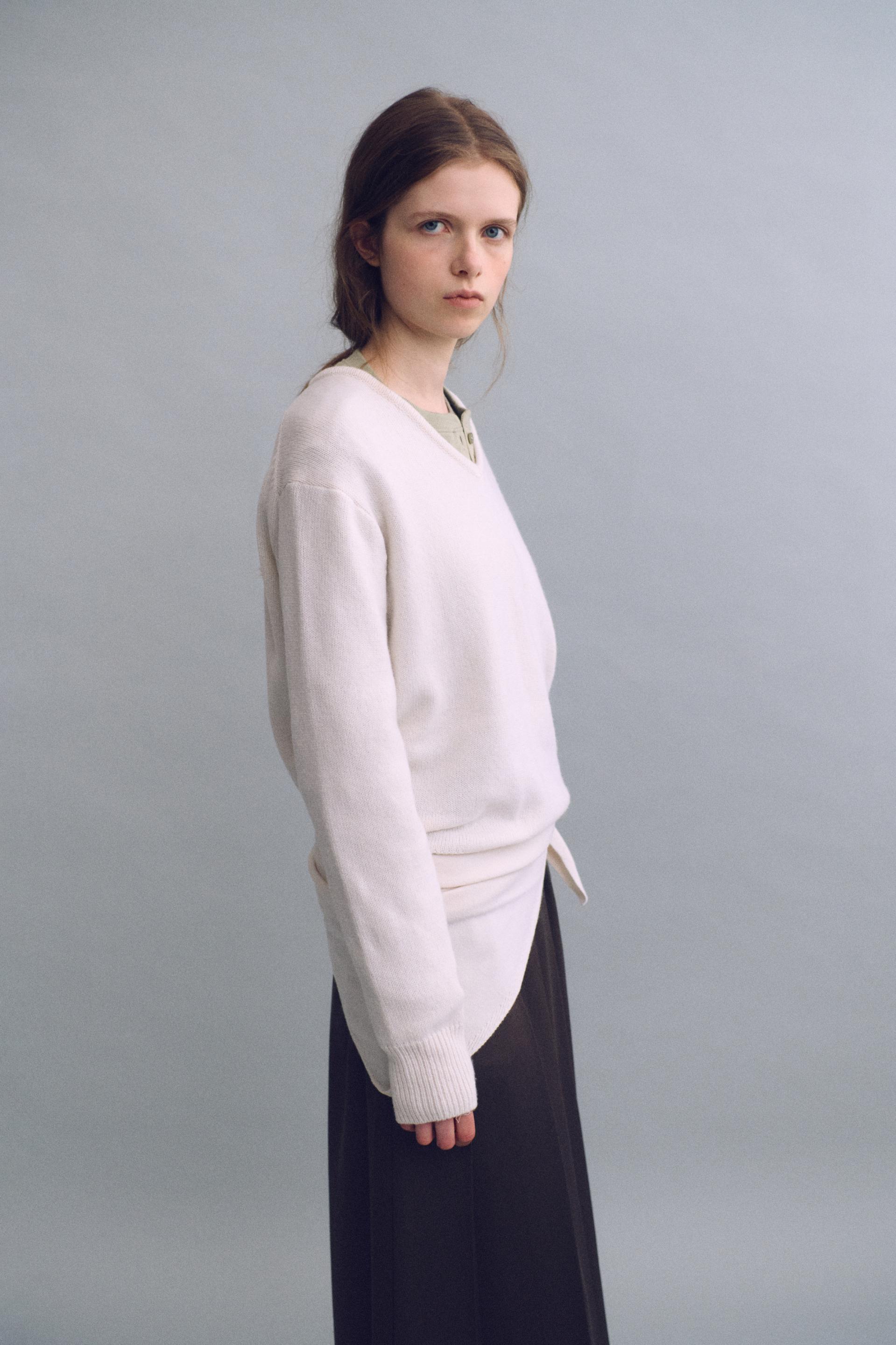 pipe v-neck knit (ivory)
