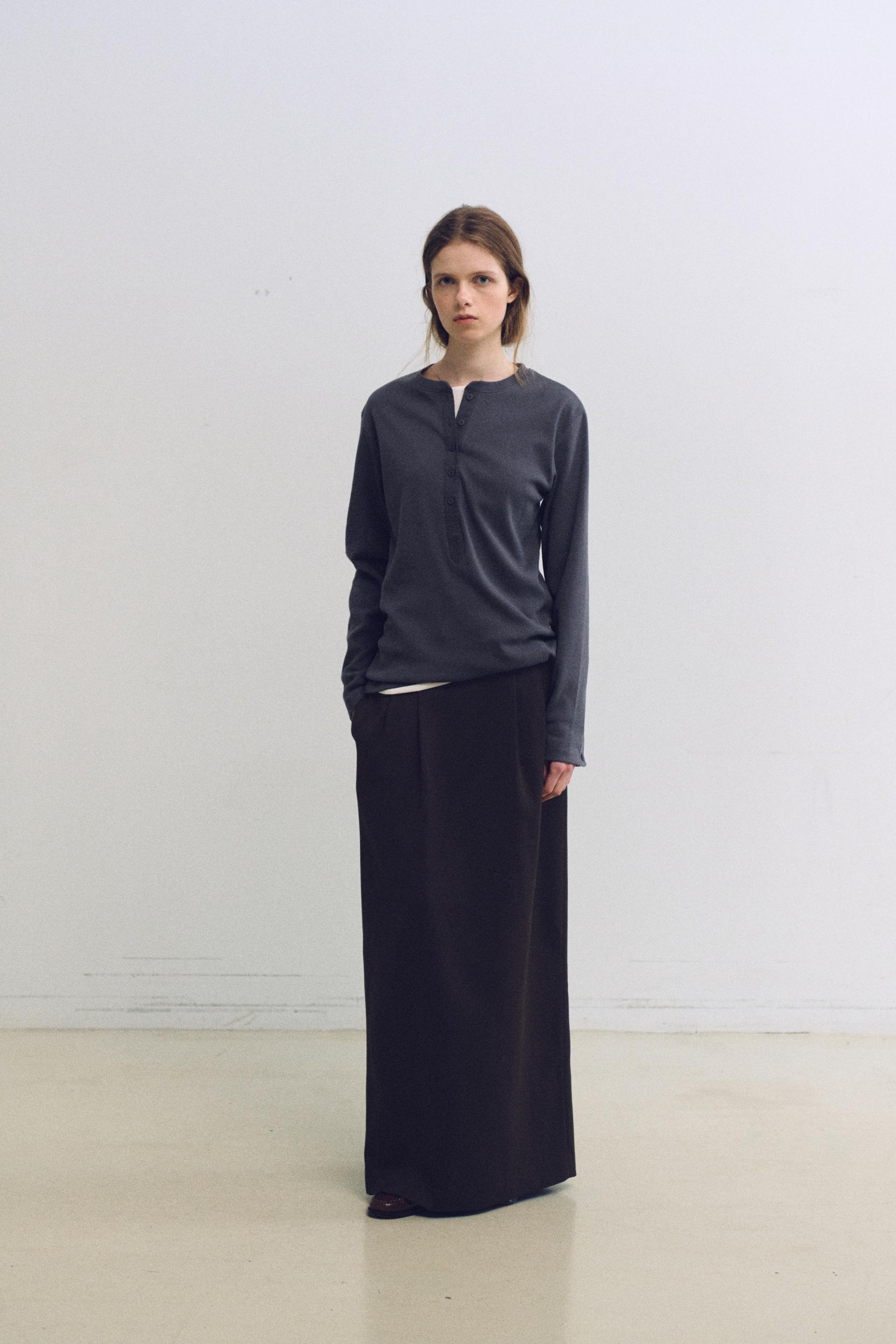 tuck maxi wool skirt (charcoal)