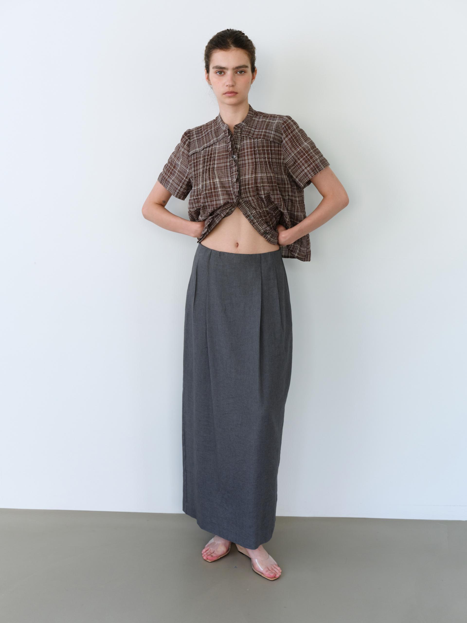 tuck maxi skirt (charcoal)