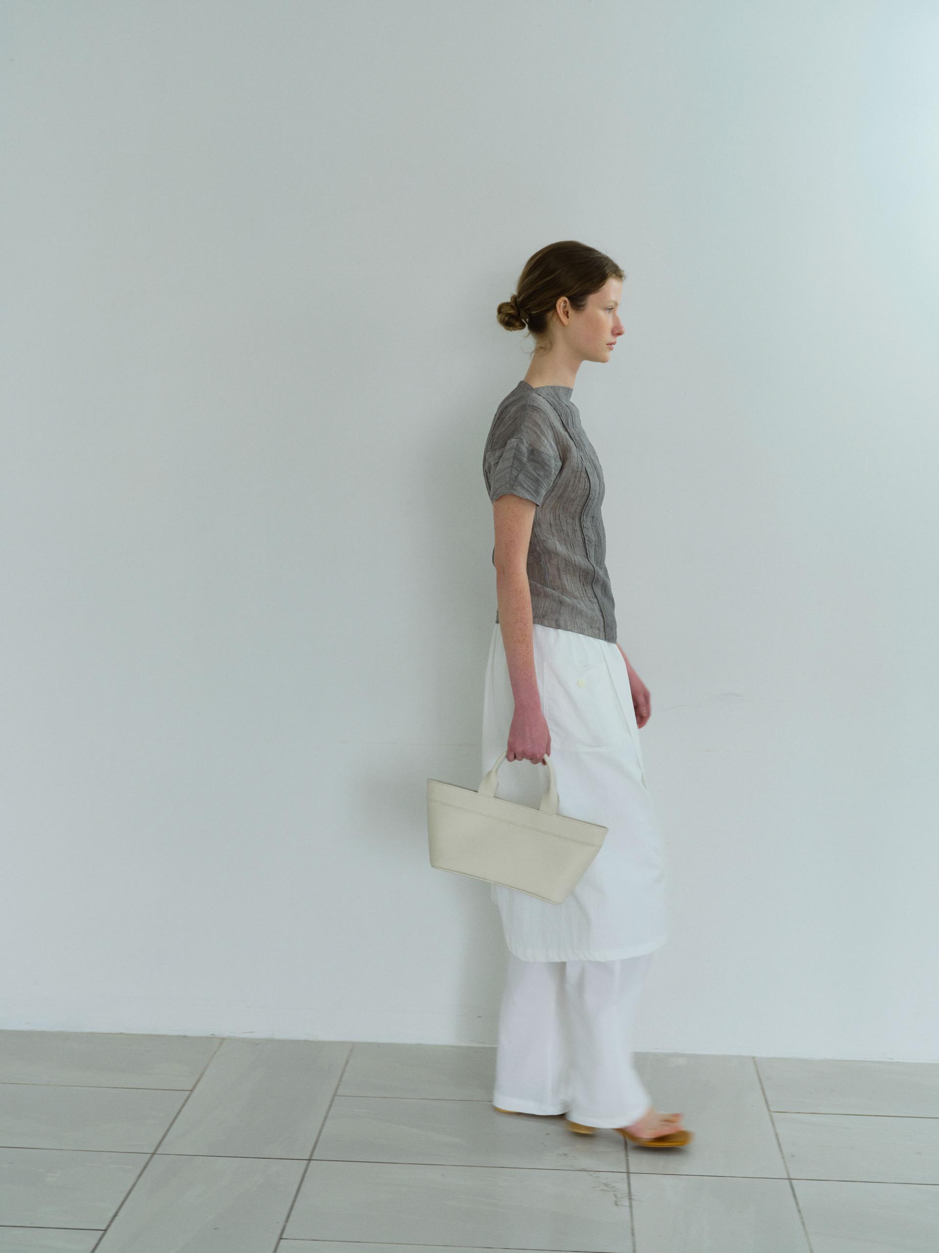 [4차 재입고 7/10 순차배송] pleats seam half blouse (grey)