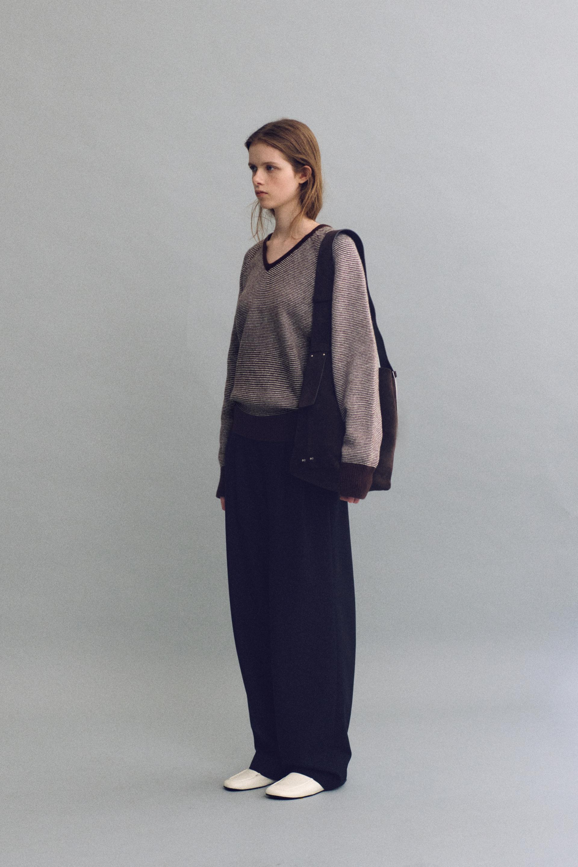 pipe v-neck knit (stripe brown)