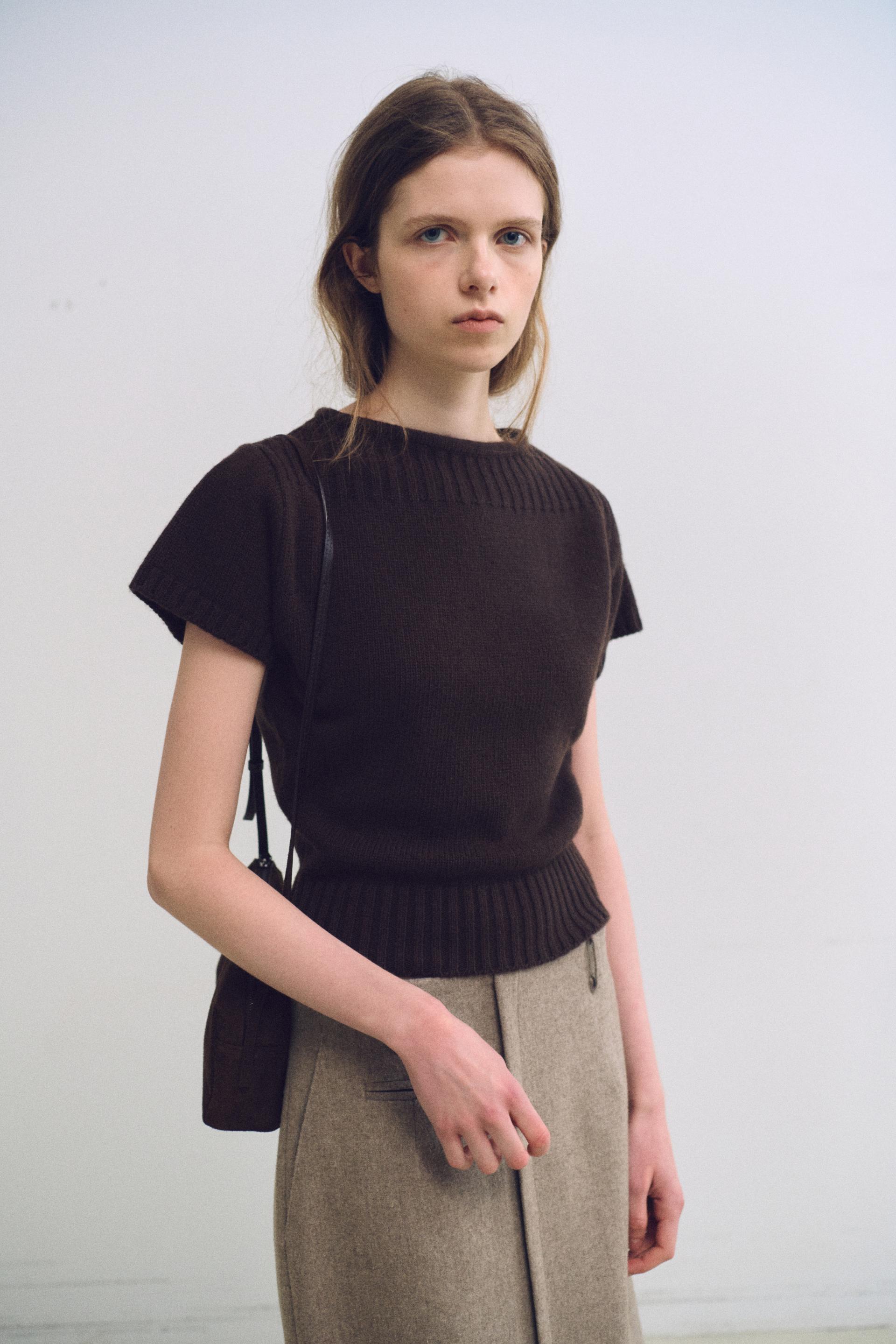 [4차 재입고 9/11 순차배송] boat-neck half knit (dark brown)
