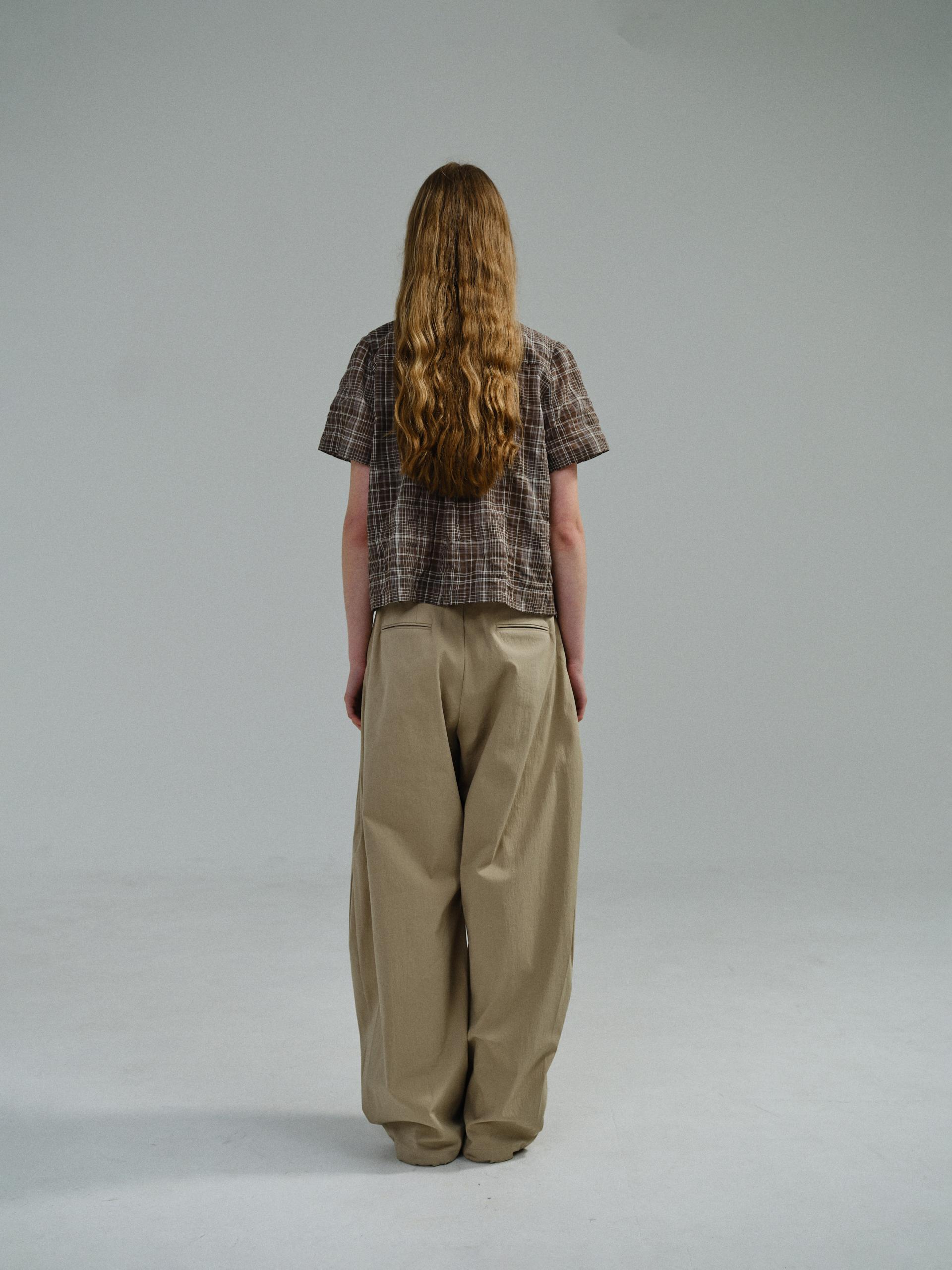 [2차 재입고] arc tuck pants (beige)