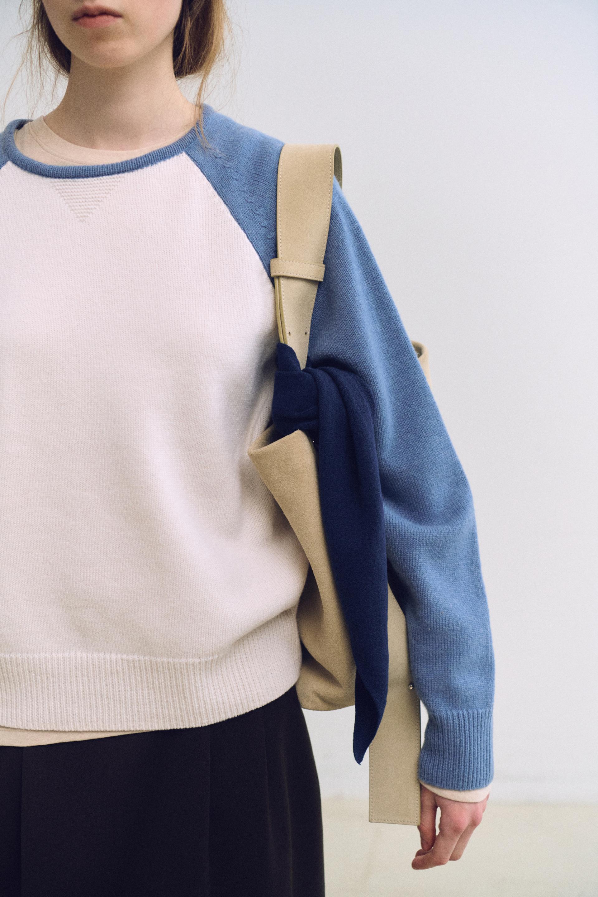 tone raglan knit (blue)