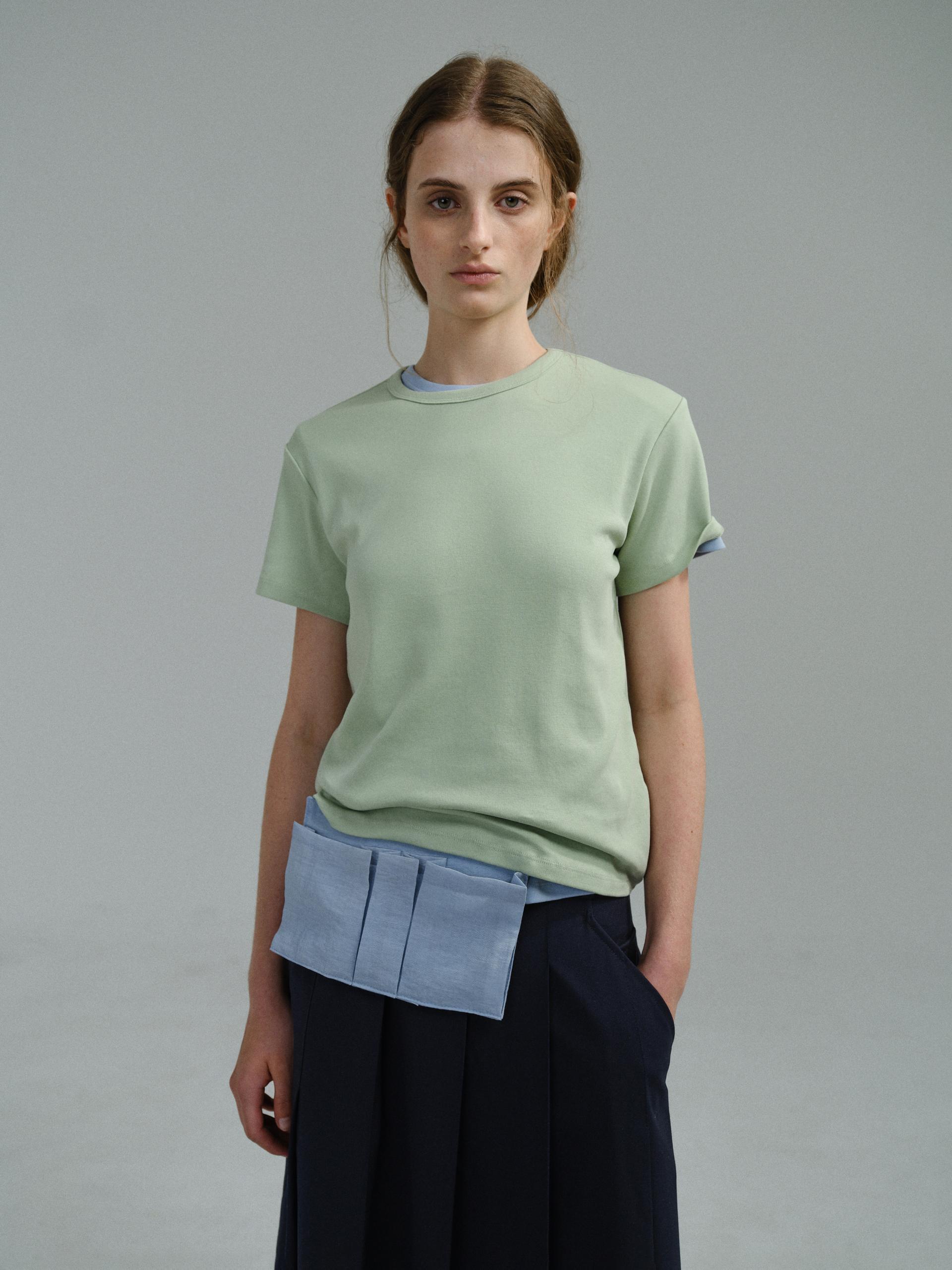 core t-shirt (sage green)