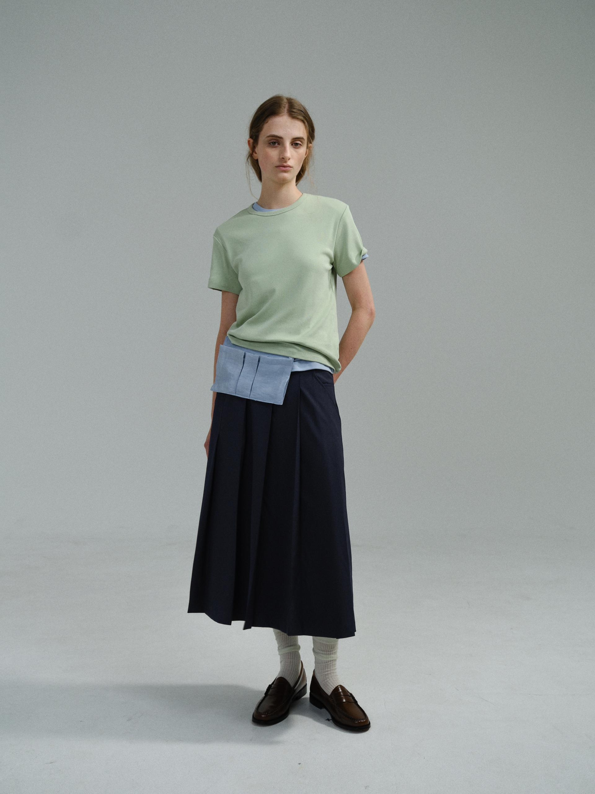core t-shirt (sage green)