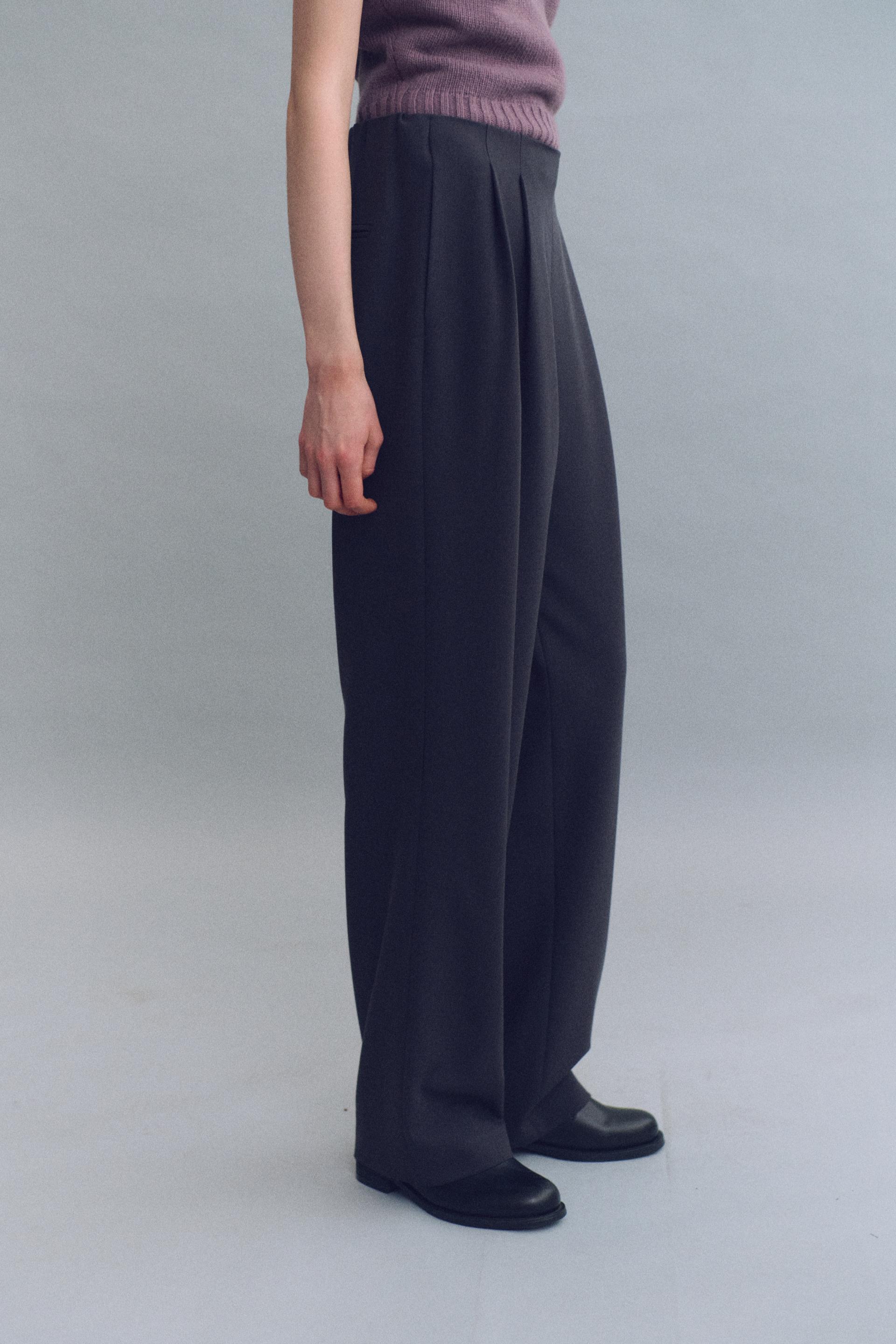 tuck ease slacks (charcoal)