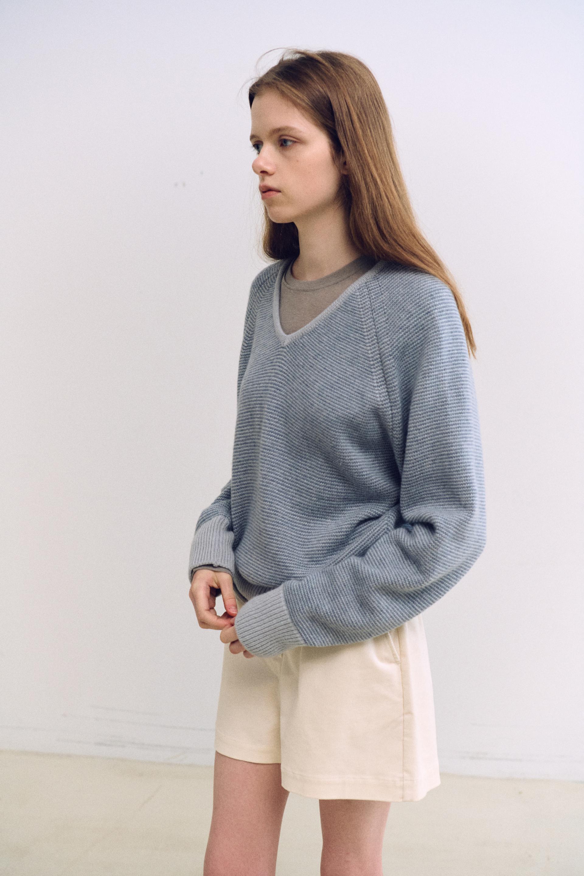 pipe v-neck knit (stripe sky blue)