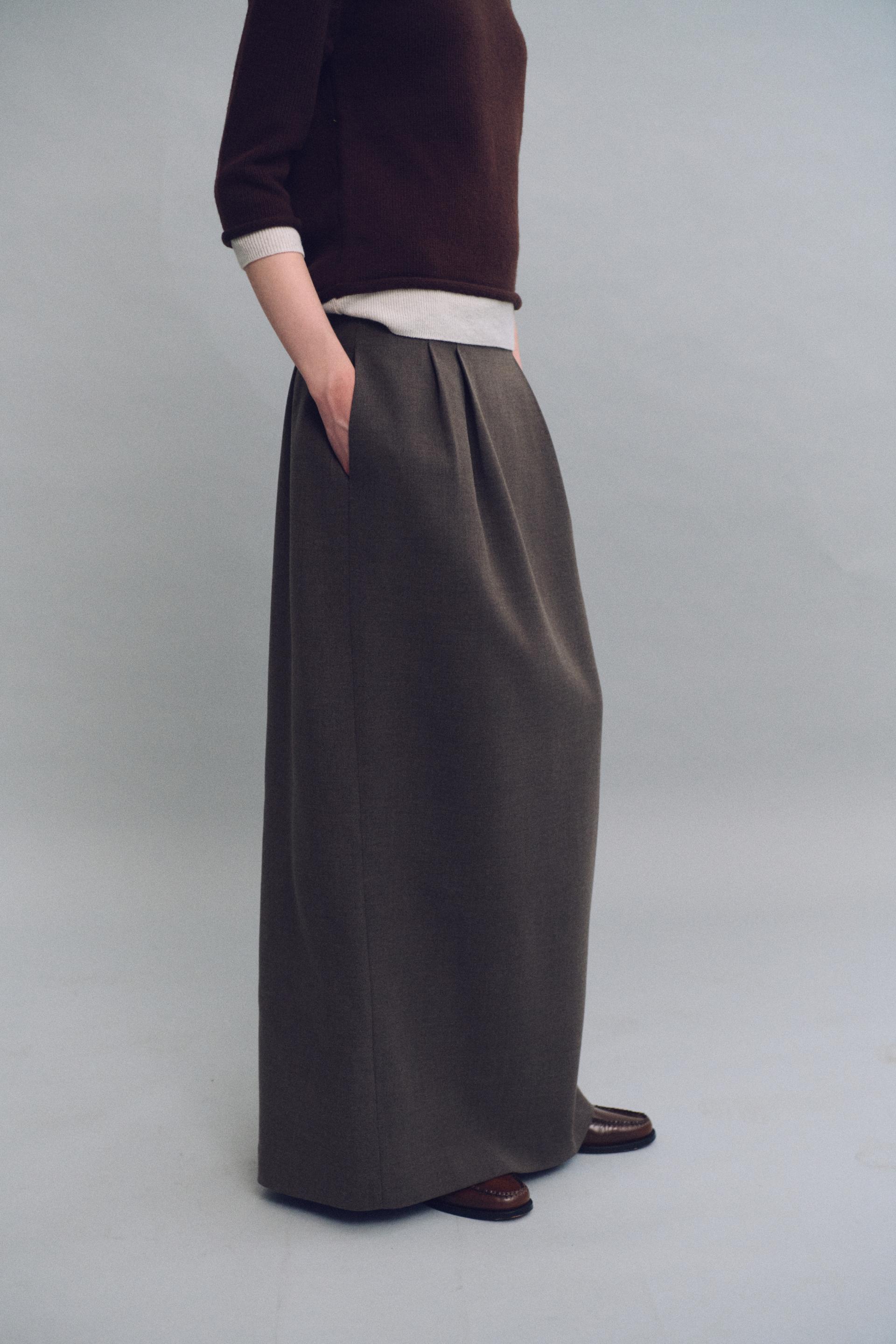 tuck maxi wool skirt (dusty brown)