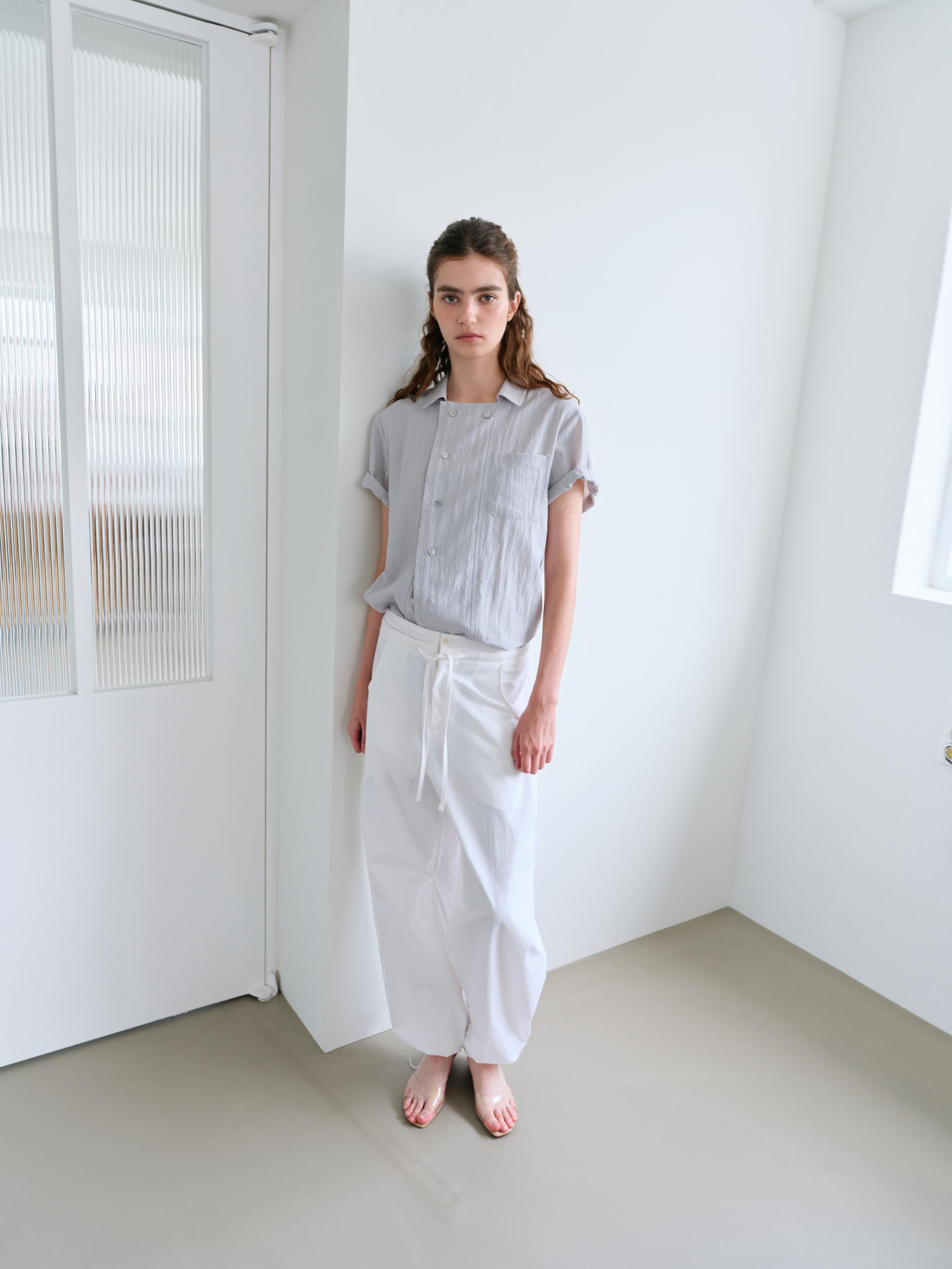 overlap half shirt (dusty sky)