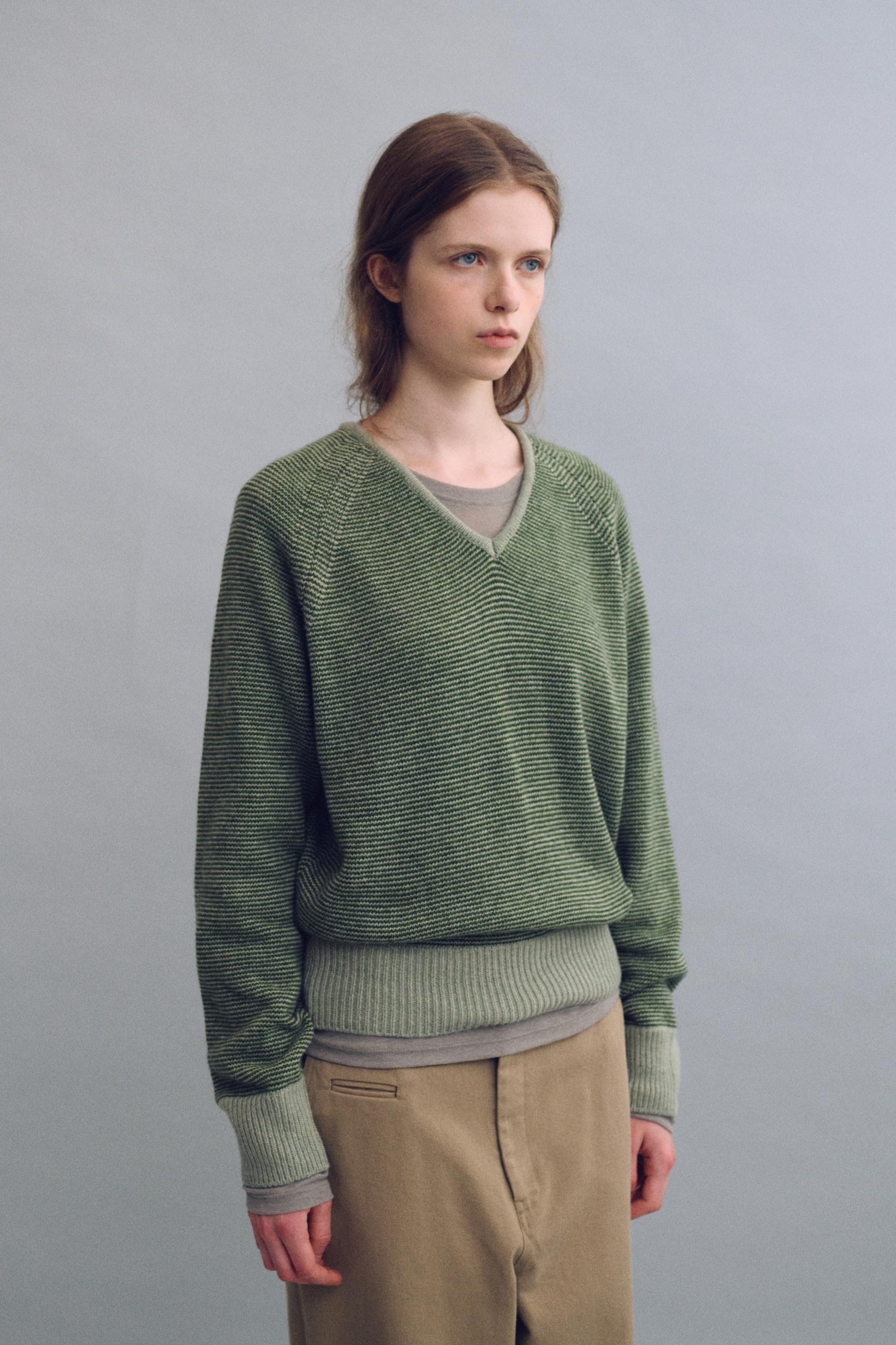 pipe v-neck knit (stripe green)