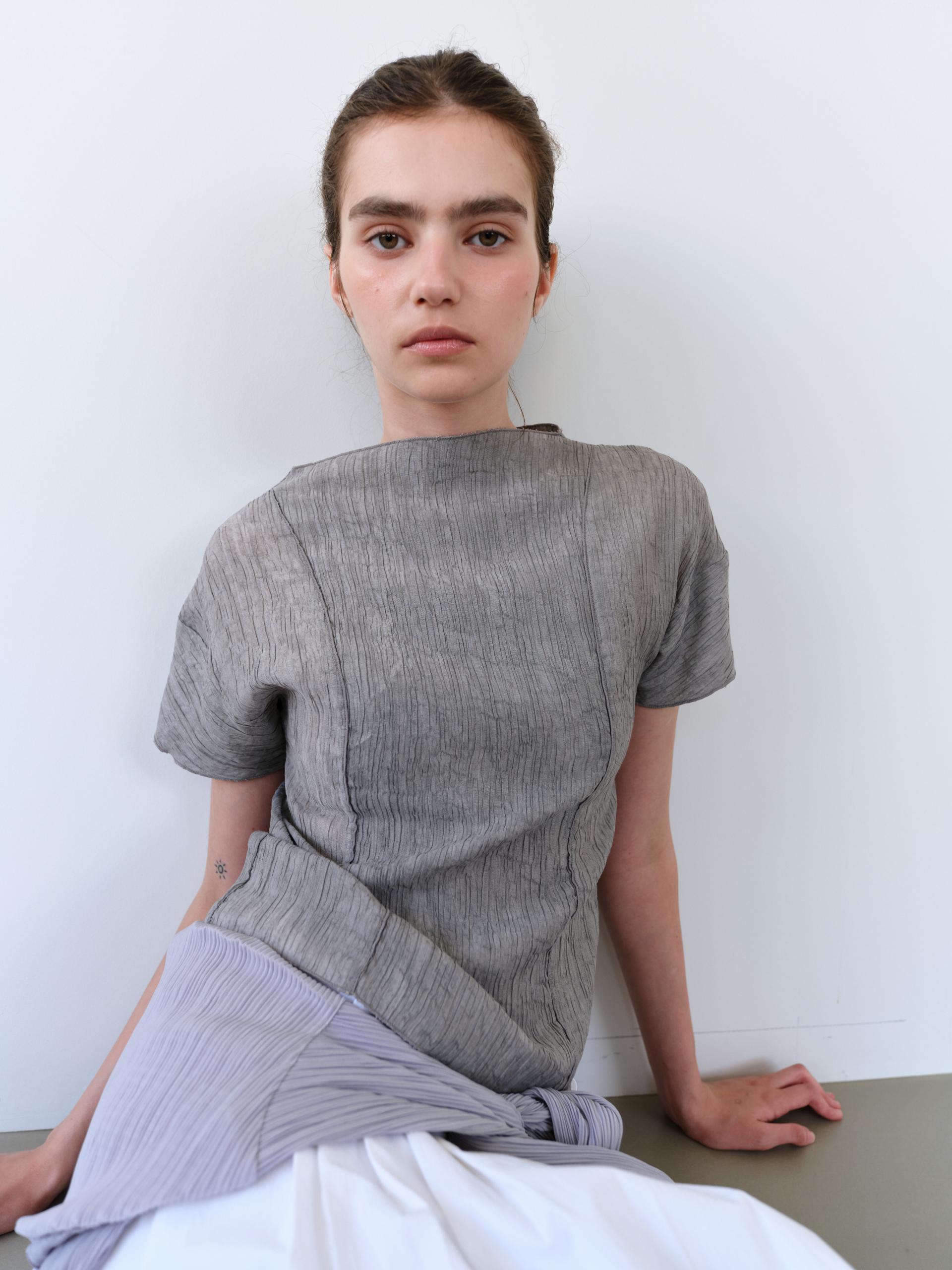 [4차 재입고 7/10 순차배송] pleats seam half blouse (grey)