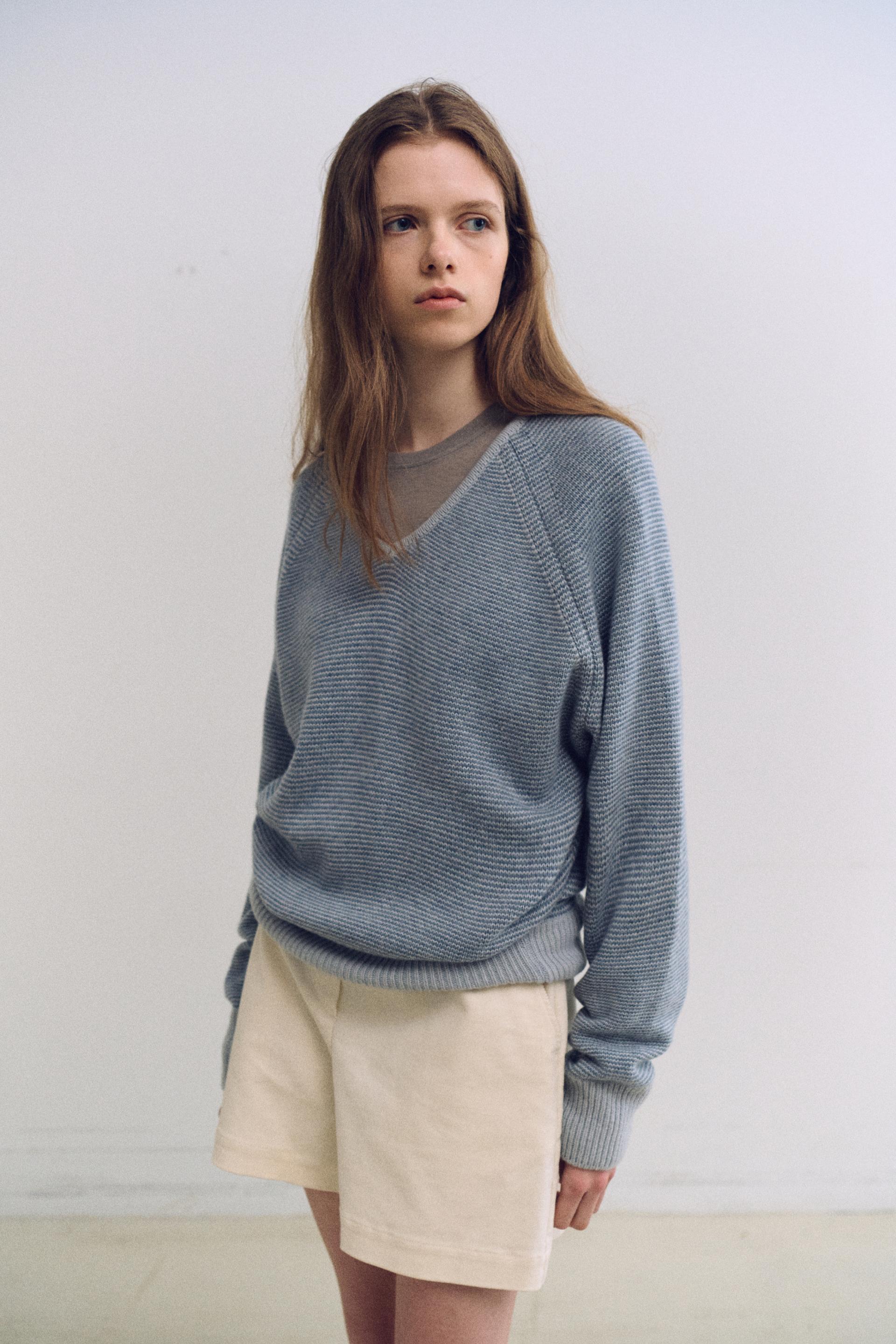 pipe v-neck knit (stripe sky blue)