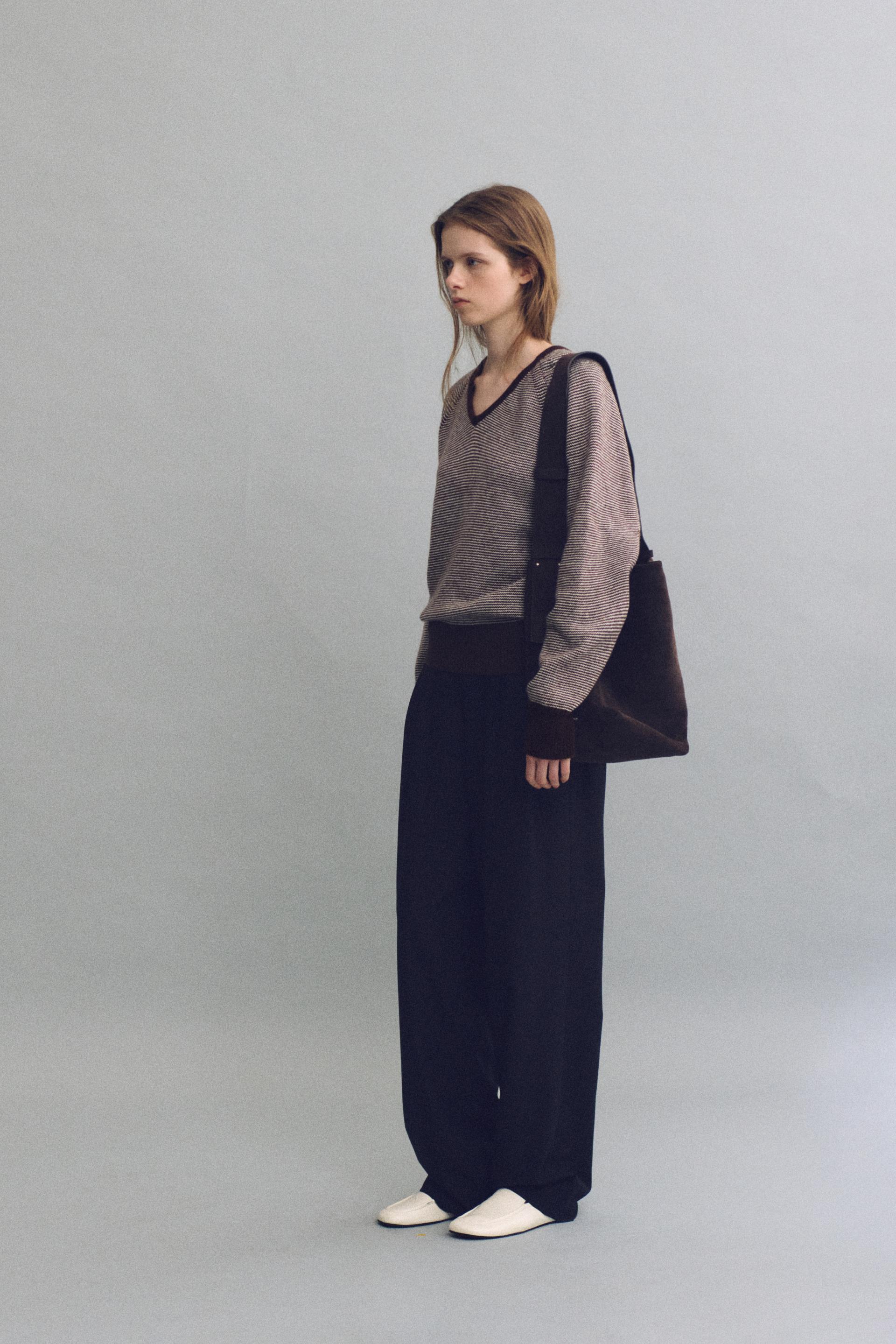 pipe v-neck knit (stripe brown)