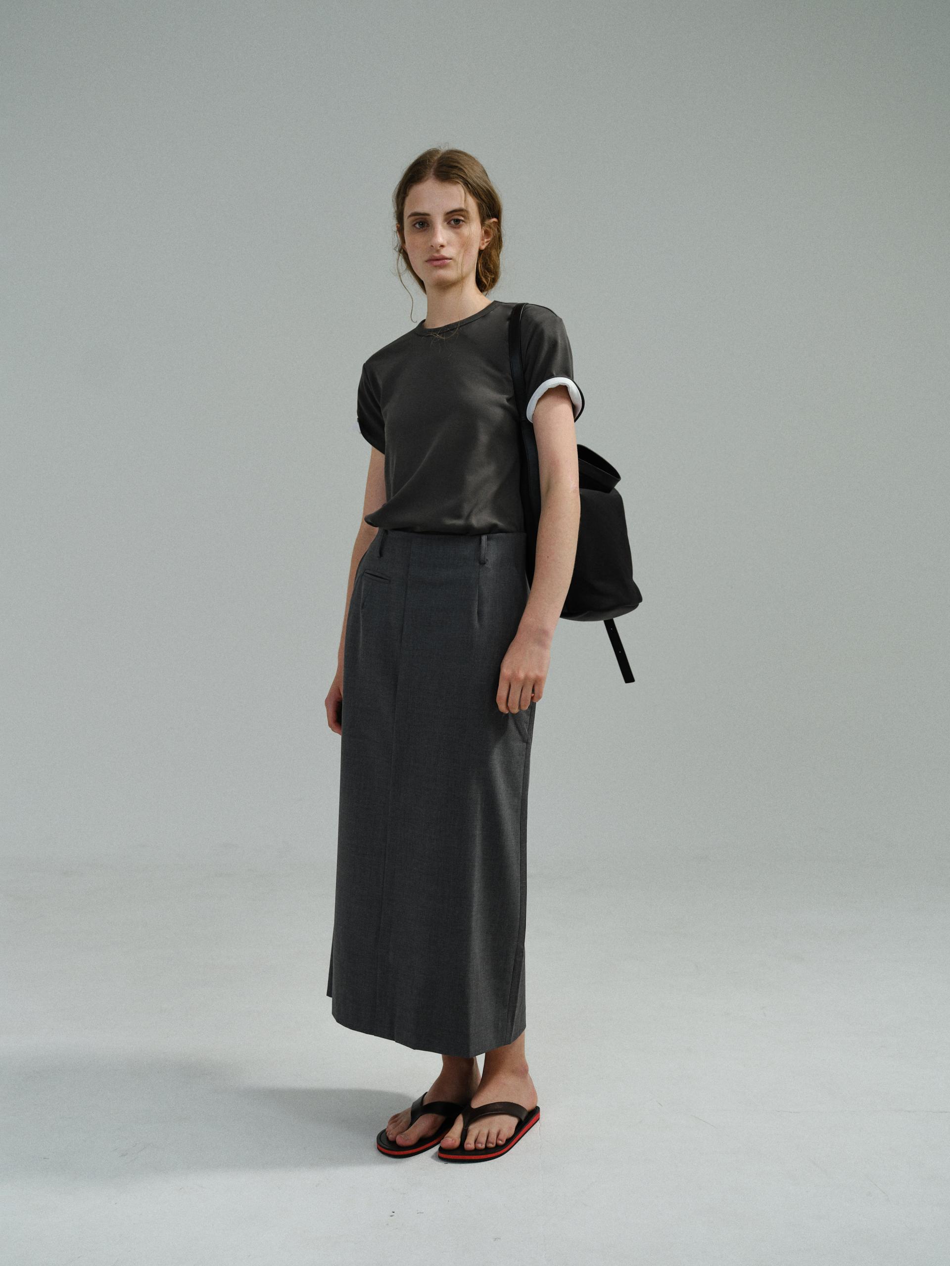 core t-shirt (charcoal)