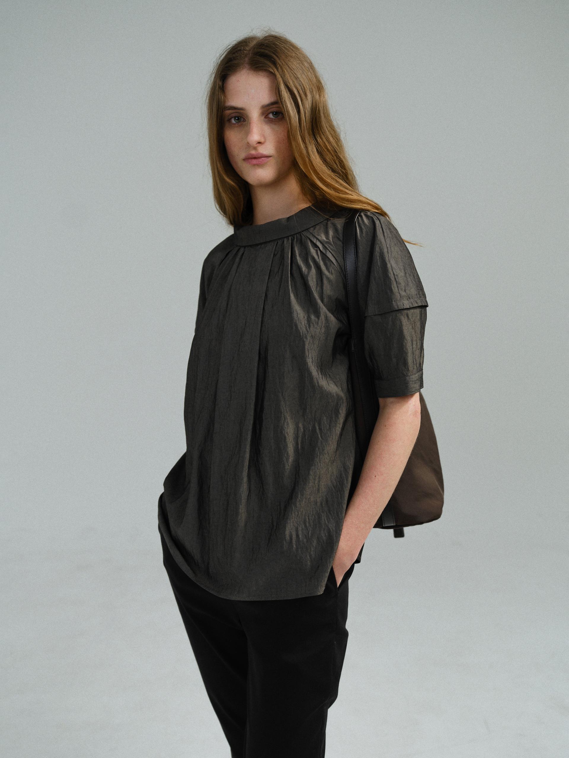 [2차 재입고] arc half blouse (charcoal brown)