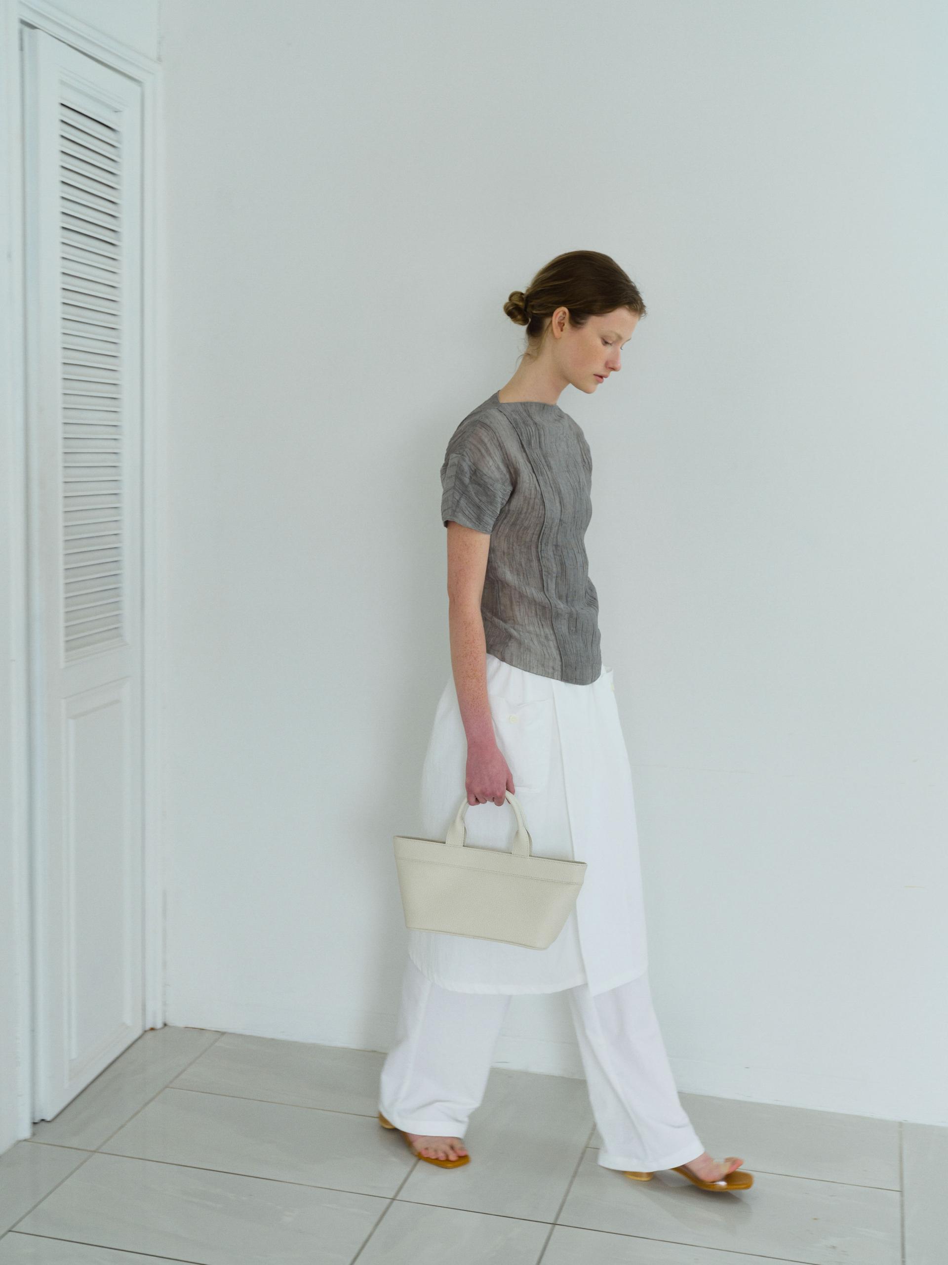 [4차 재입고 7/10 순차배송] pleats seam half blouse (grey)