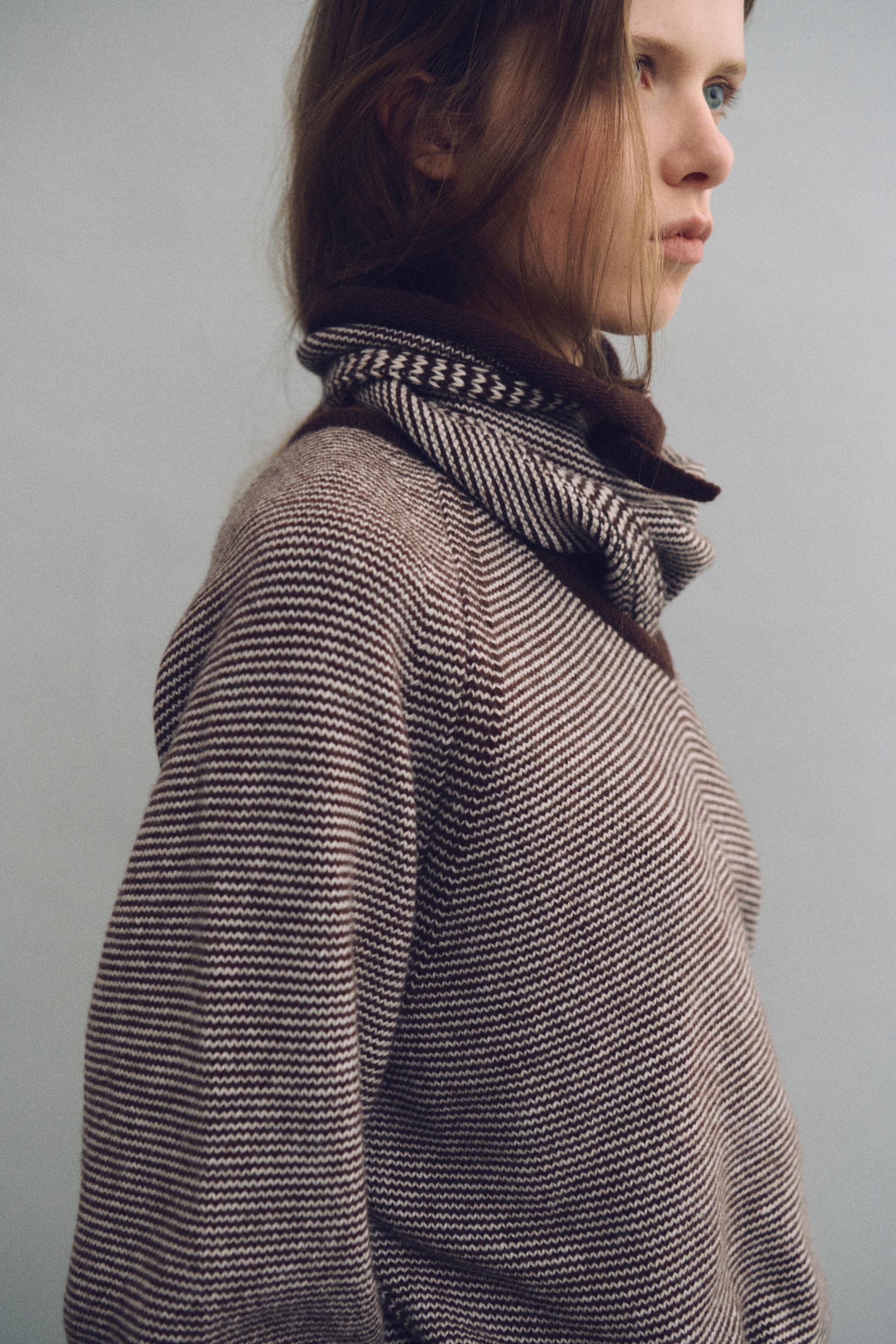 pipe v-neck knit (stripe brown)