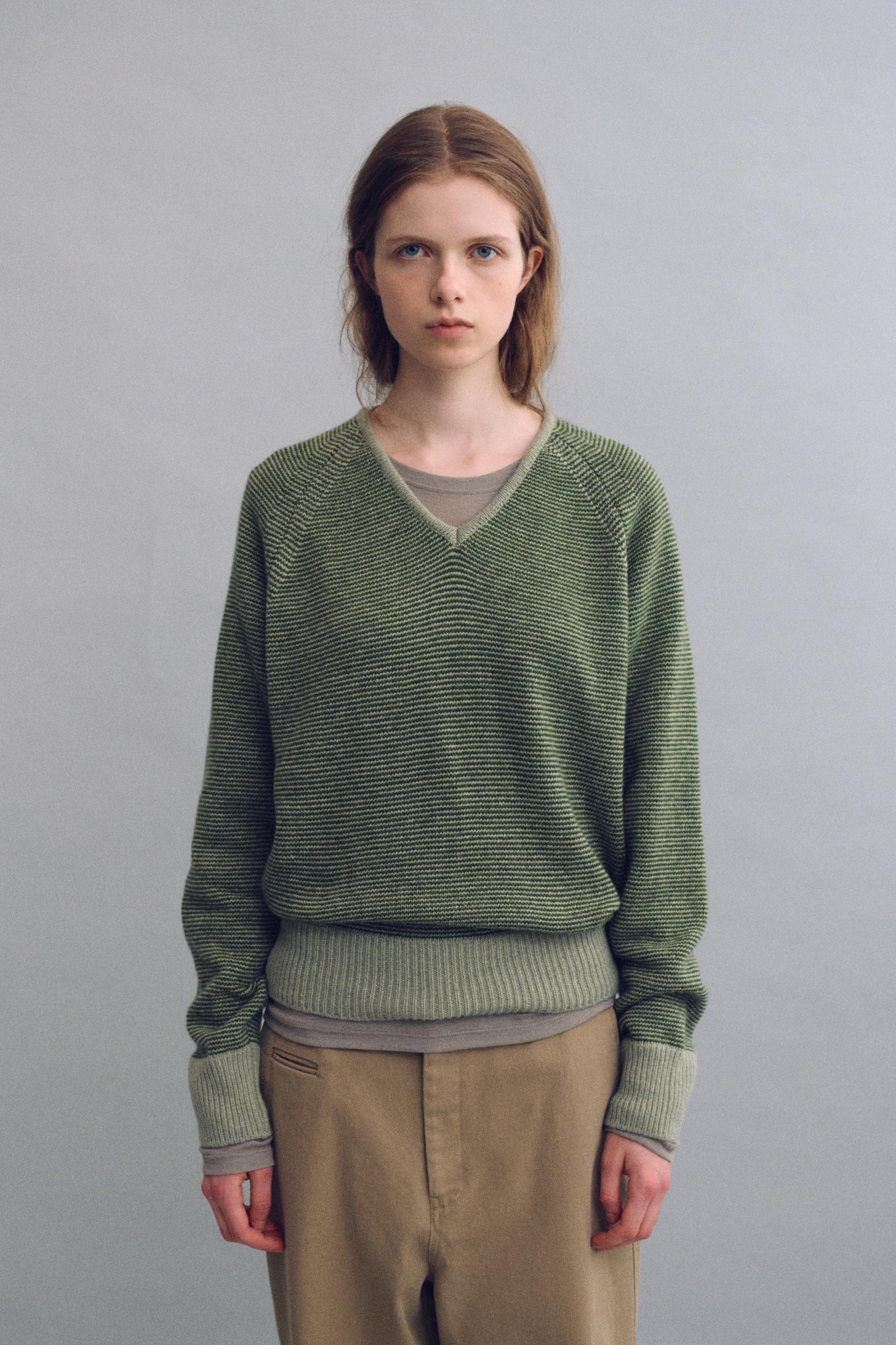 pipe v-neck knit (stripe green)