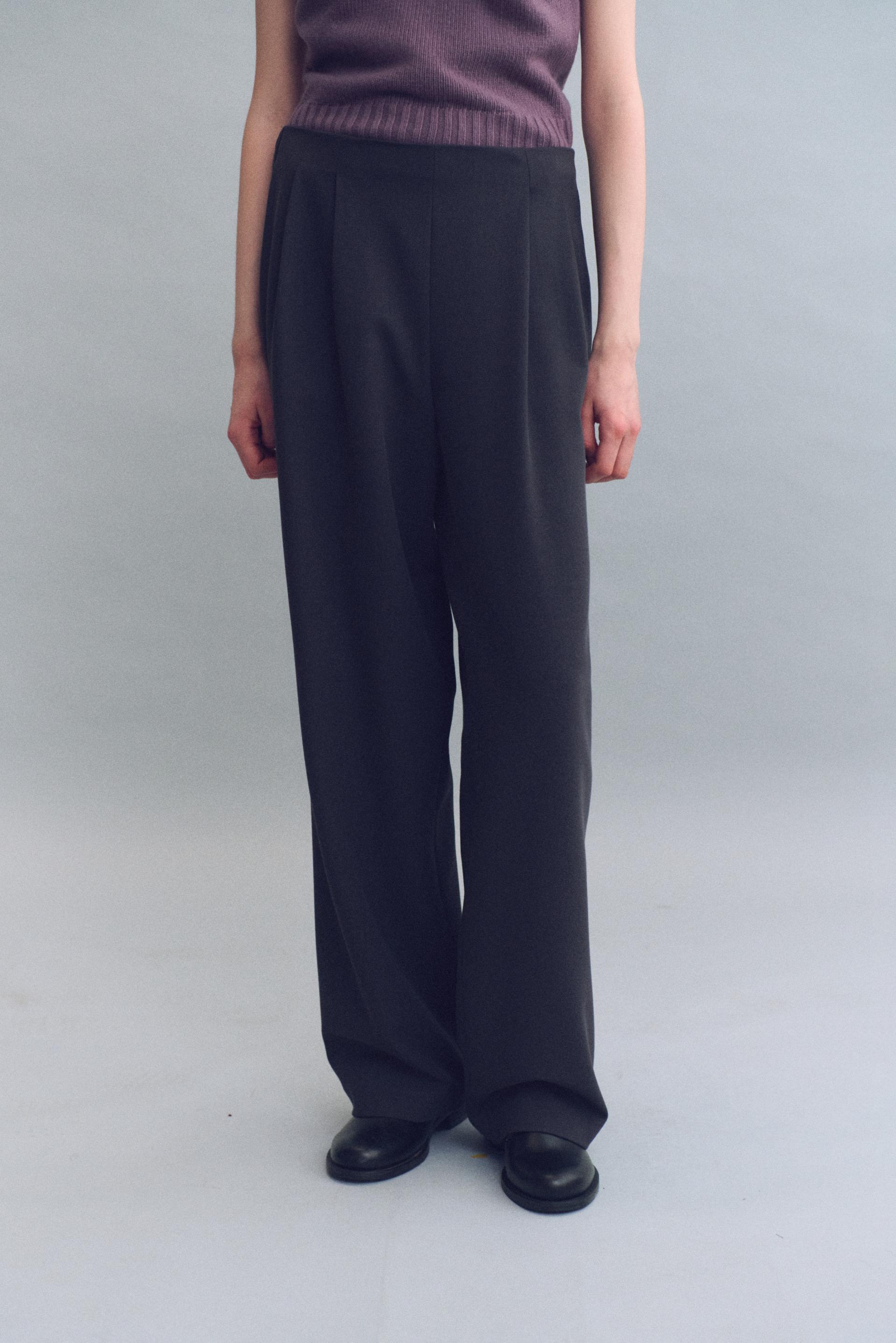 tuck ease slacks (charcoal)