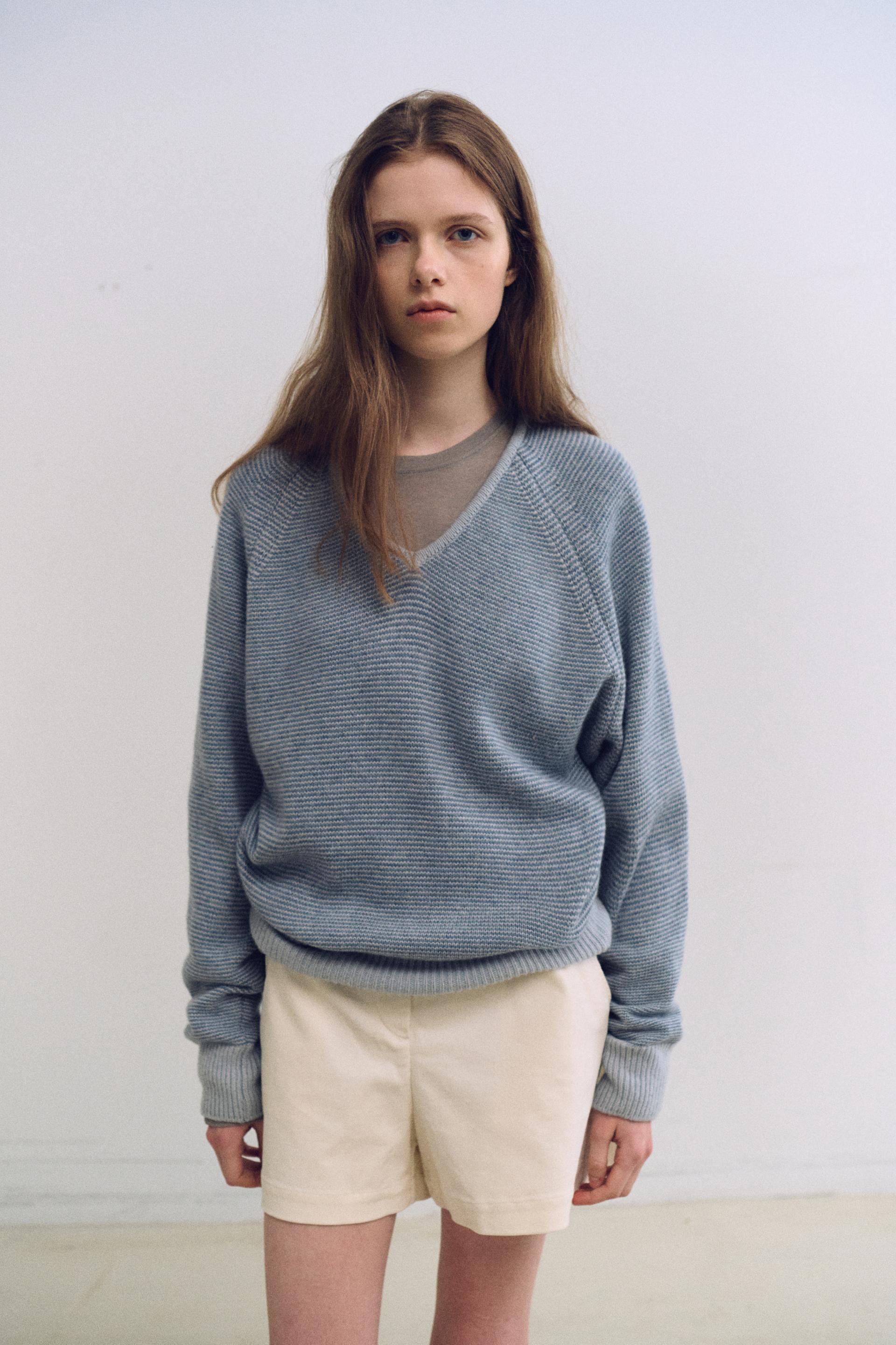 pipe v-neck knit (stripe sky blue)