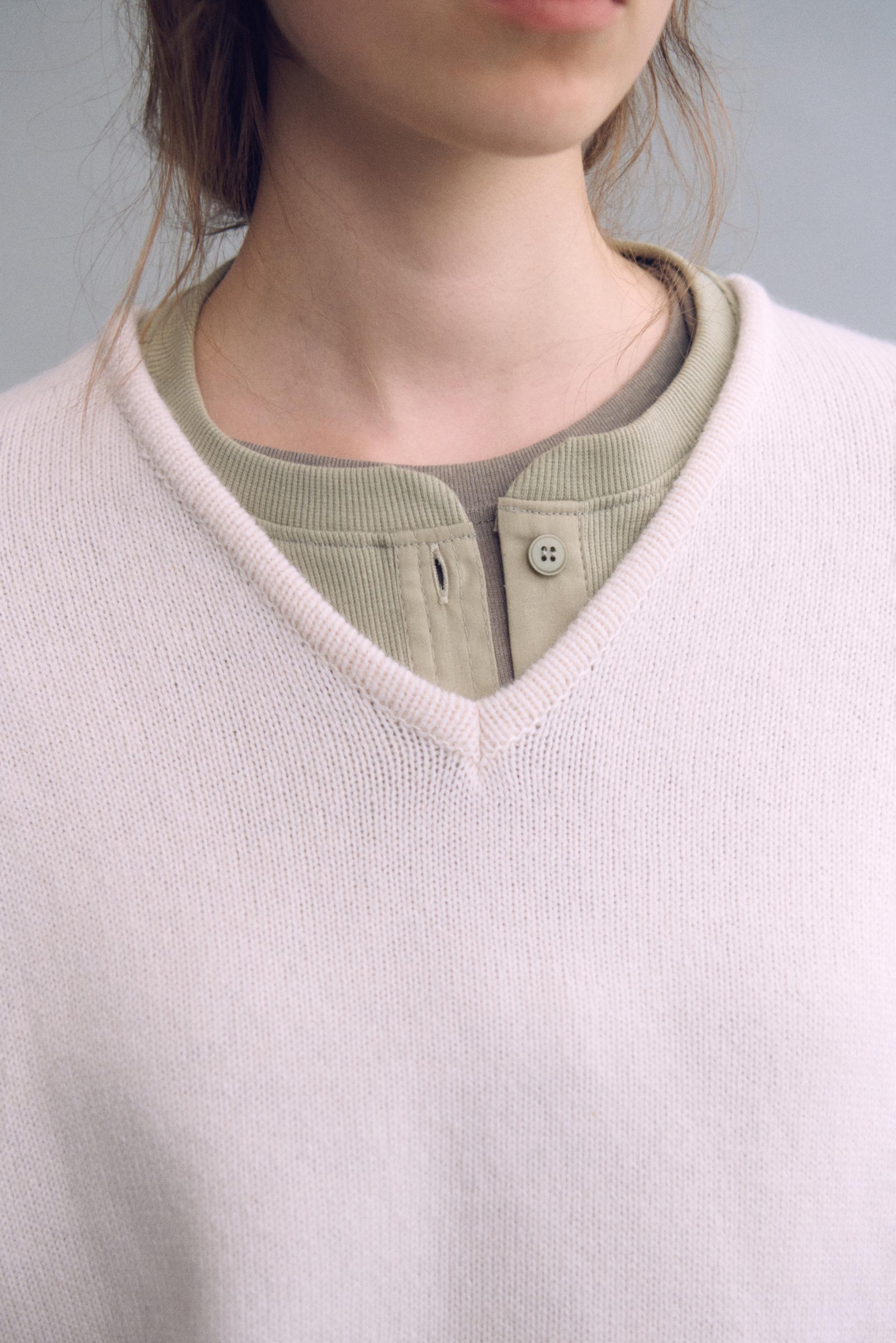 pipe v-neck knit (ivory)