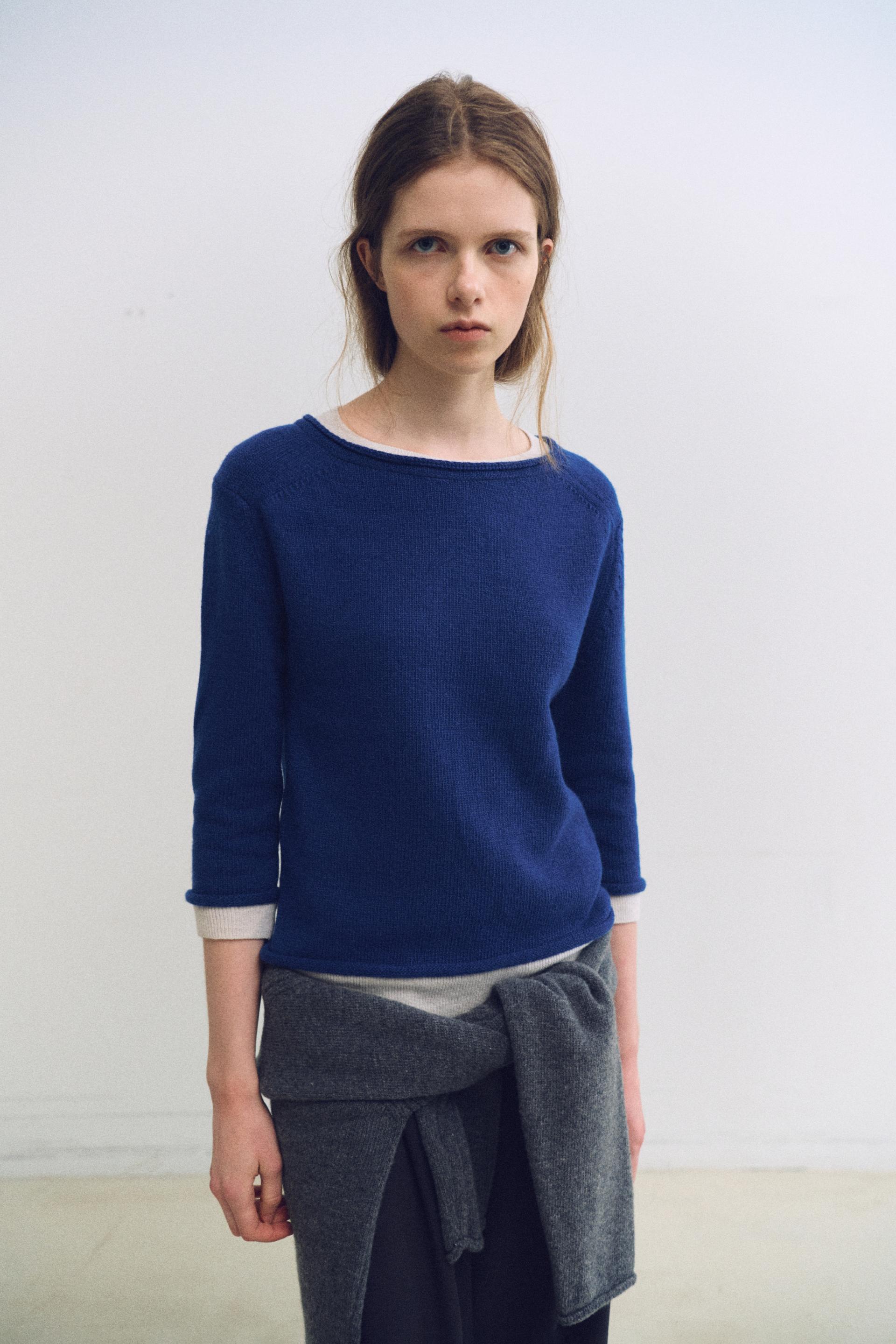 layered roll knit (blue)