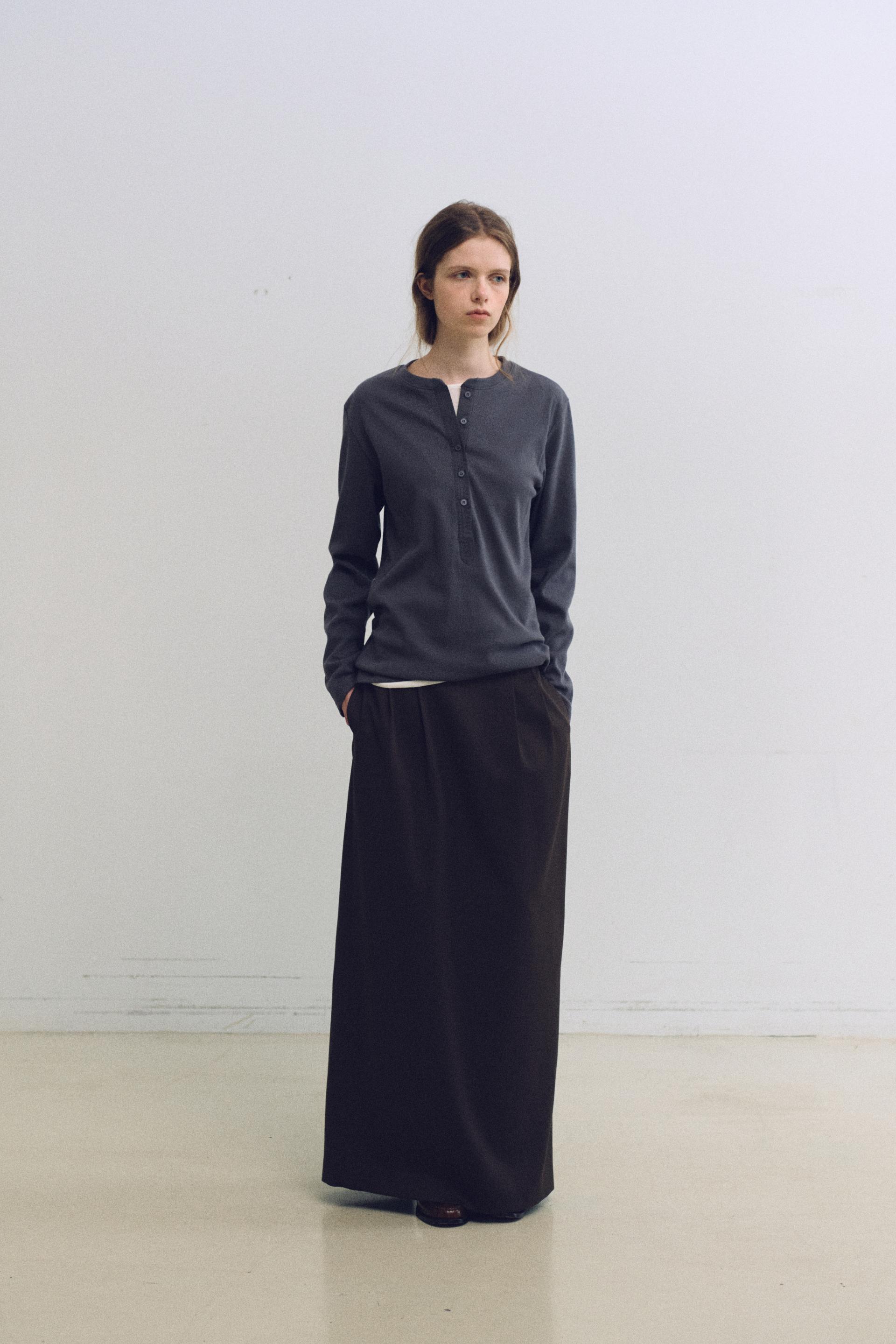 tuck maxi wool skirt (charcoal)