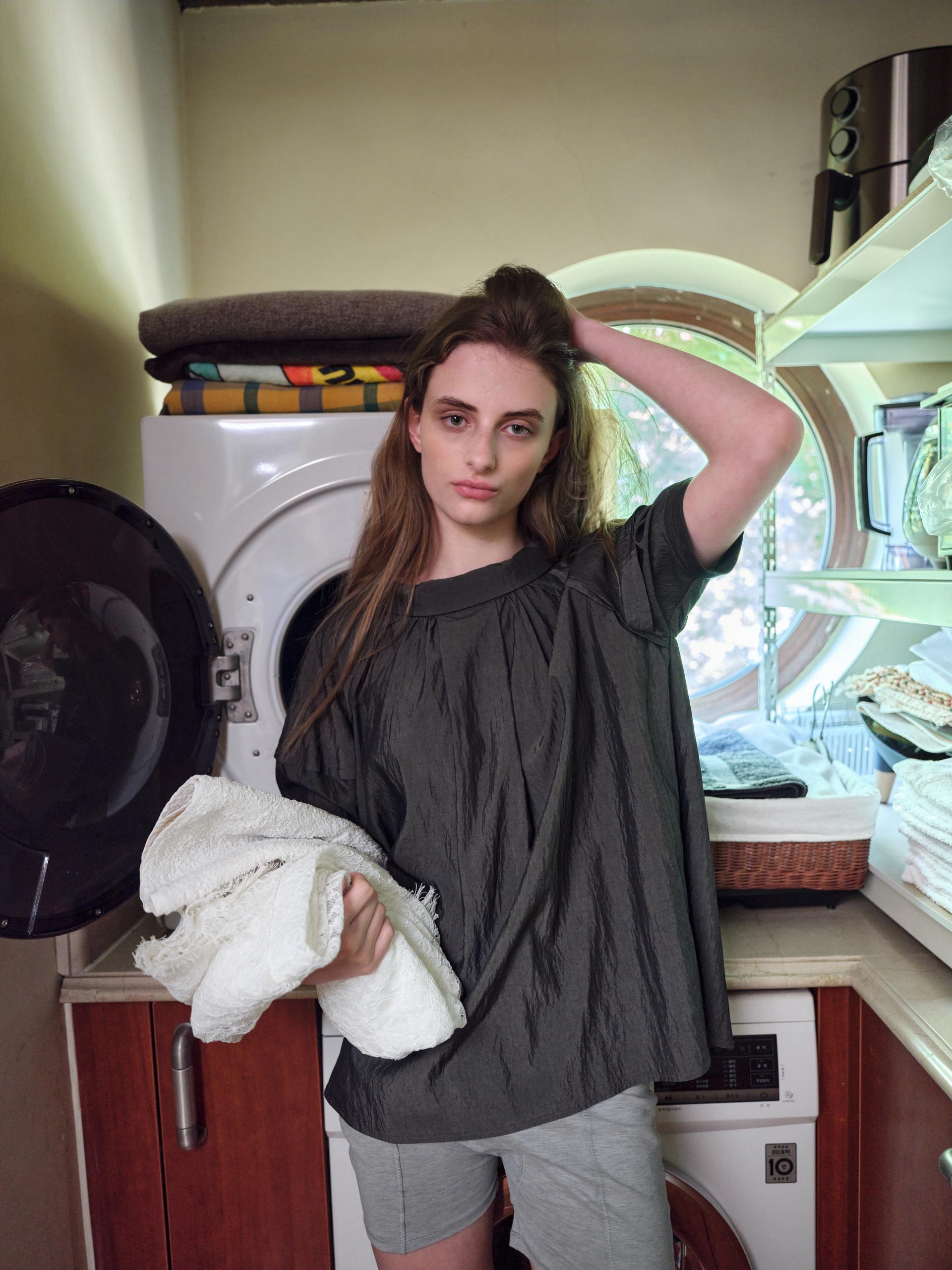 [2차 재입고] arc half blouse (charcoal brown)